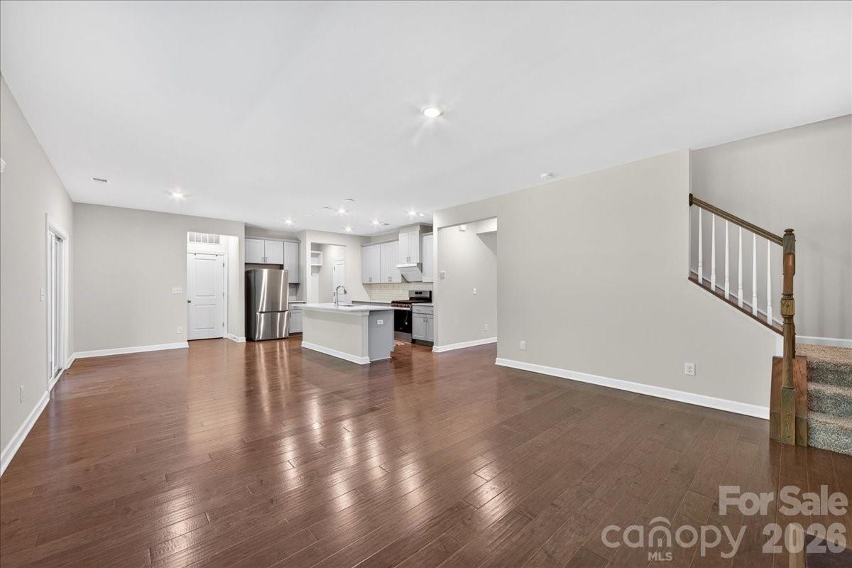 1220 Gossamer Hill Drive Property Photo 13