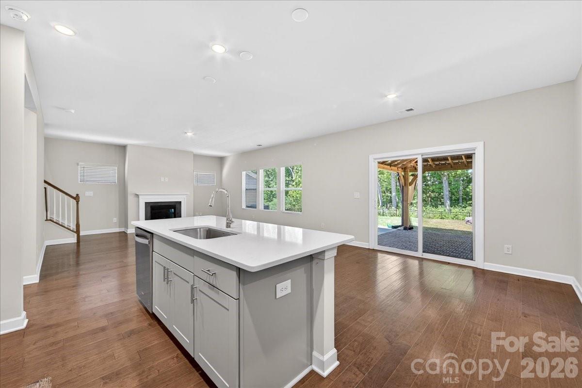 1220 Gossamer Hill Drive Property Photo 17