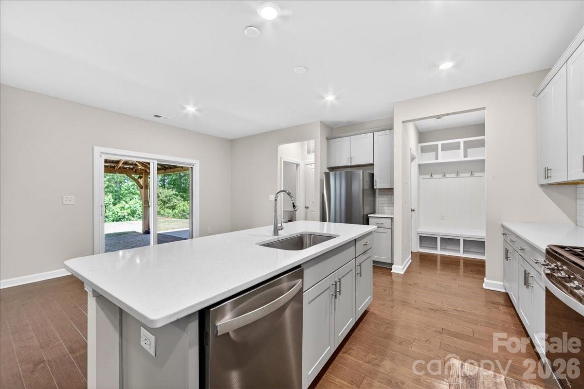 1220 Gossamer Hill Drive Property Photo 18