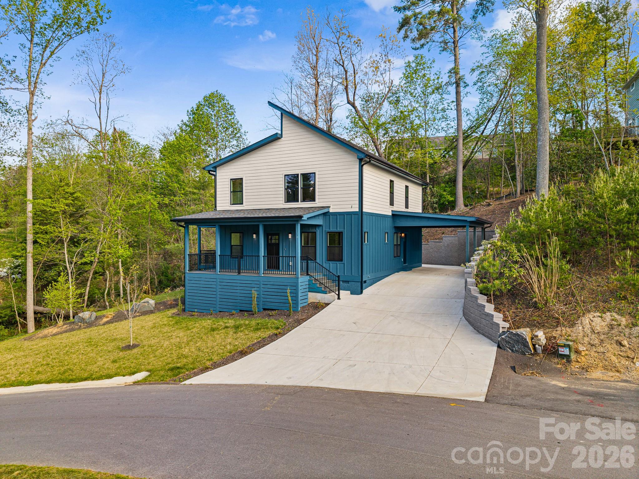 18 Winterhawk Drive Property Photo 2