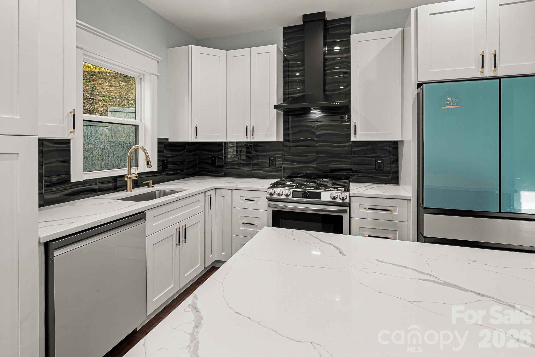 18 Winterhawk Drive Property Photo 13