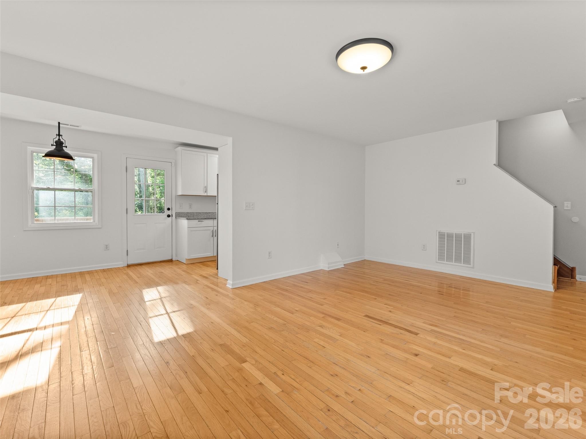 13 Castle Street Property Photo 8