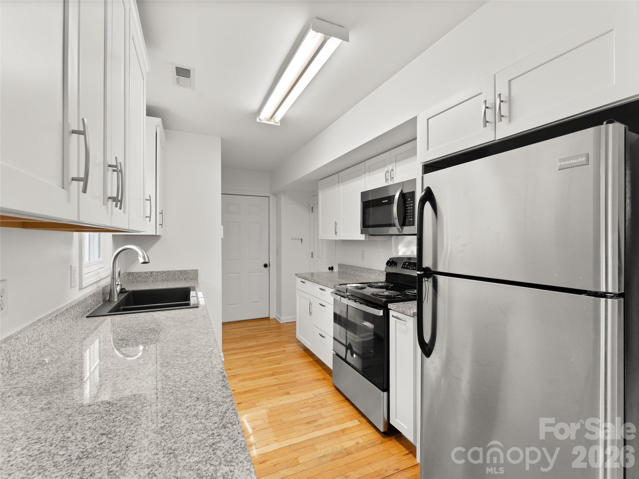 13 Castle Street Property Photo 15