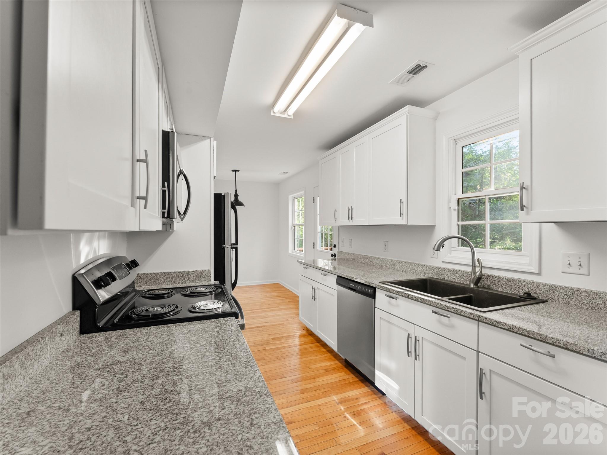 13 Castle Street Property Photo 17