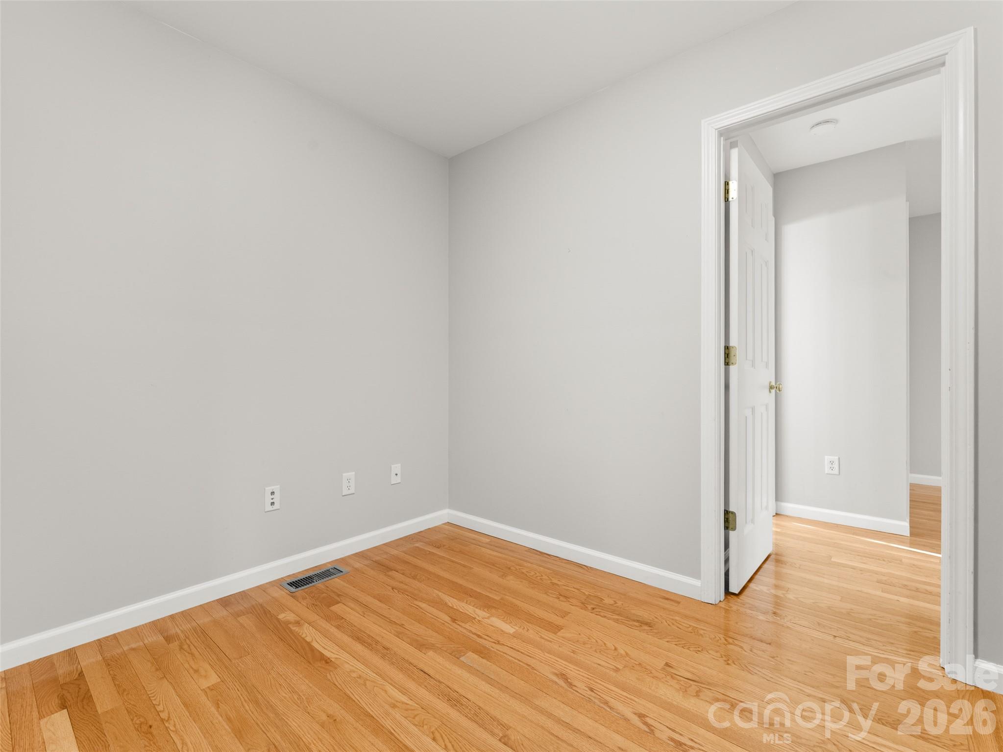 13 Castle Street Property Photo 29