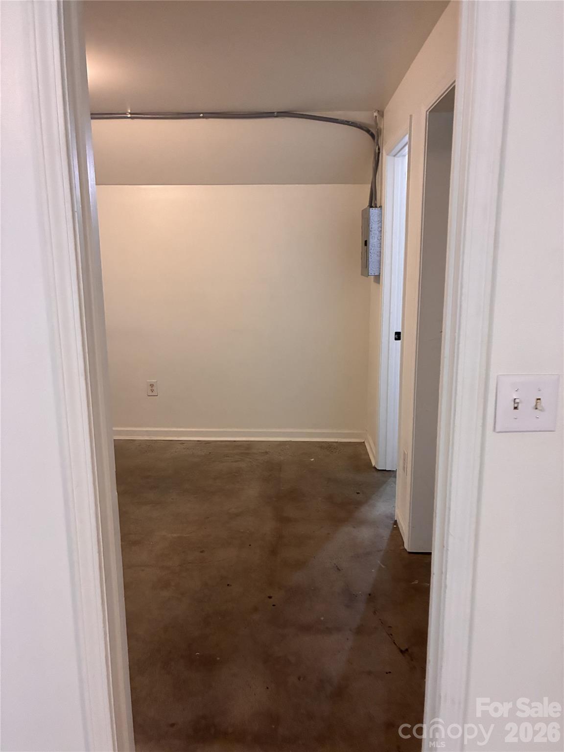 13 Castle Street Property Photo 37