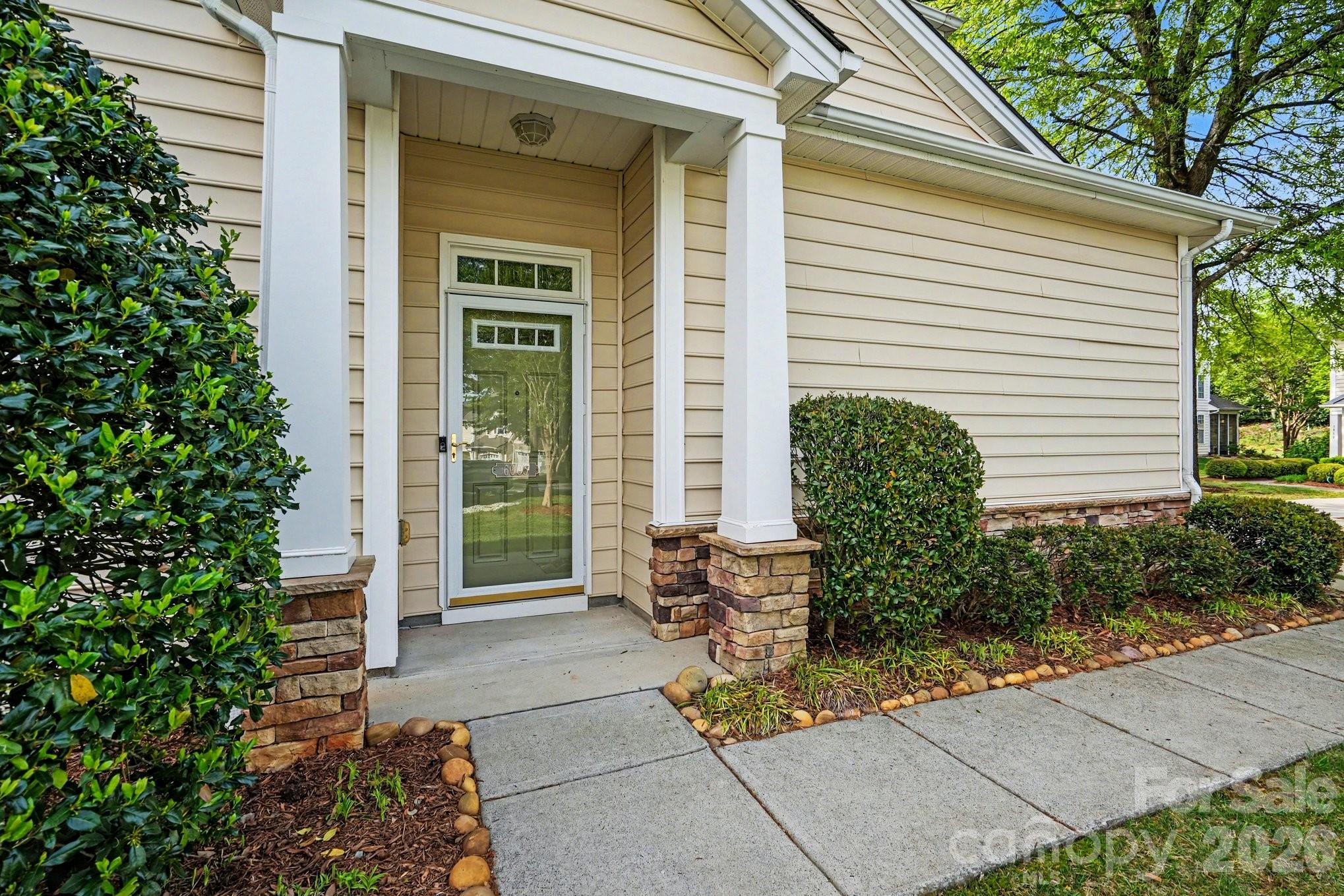 6005 Pale Moss Lane Property Photo 3