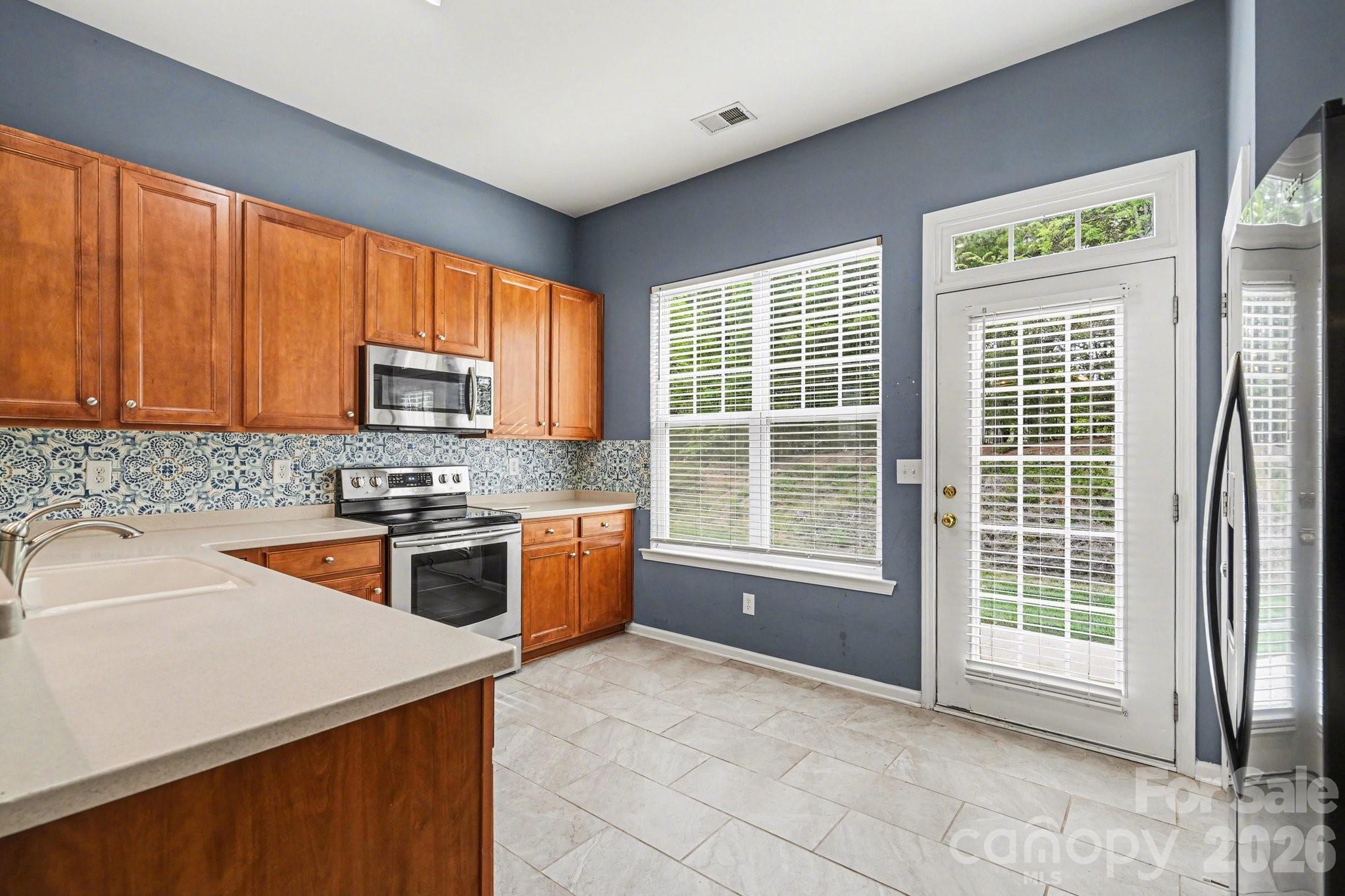 6005 Pale Moss Lane Property Photo 11