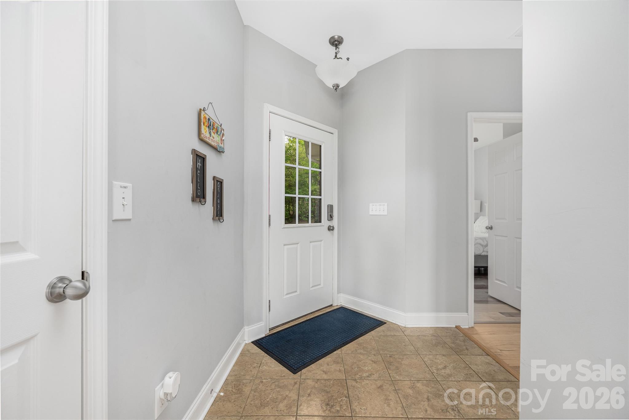1325 Lytton Lane Property Photo 3