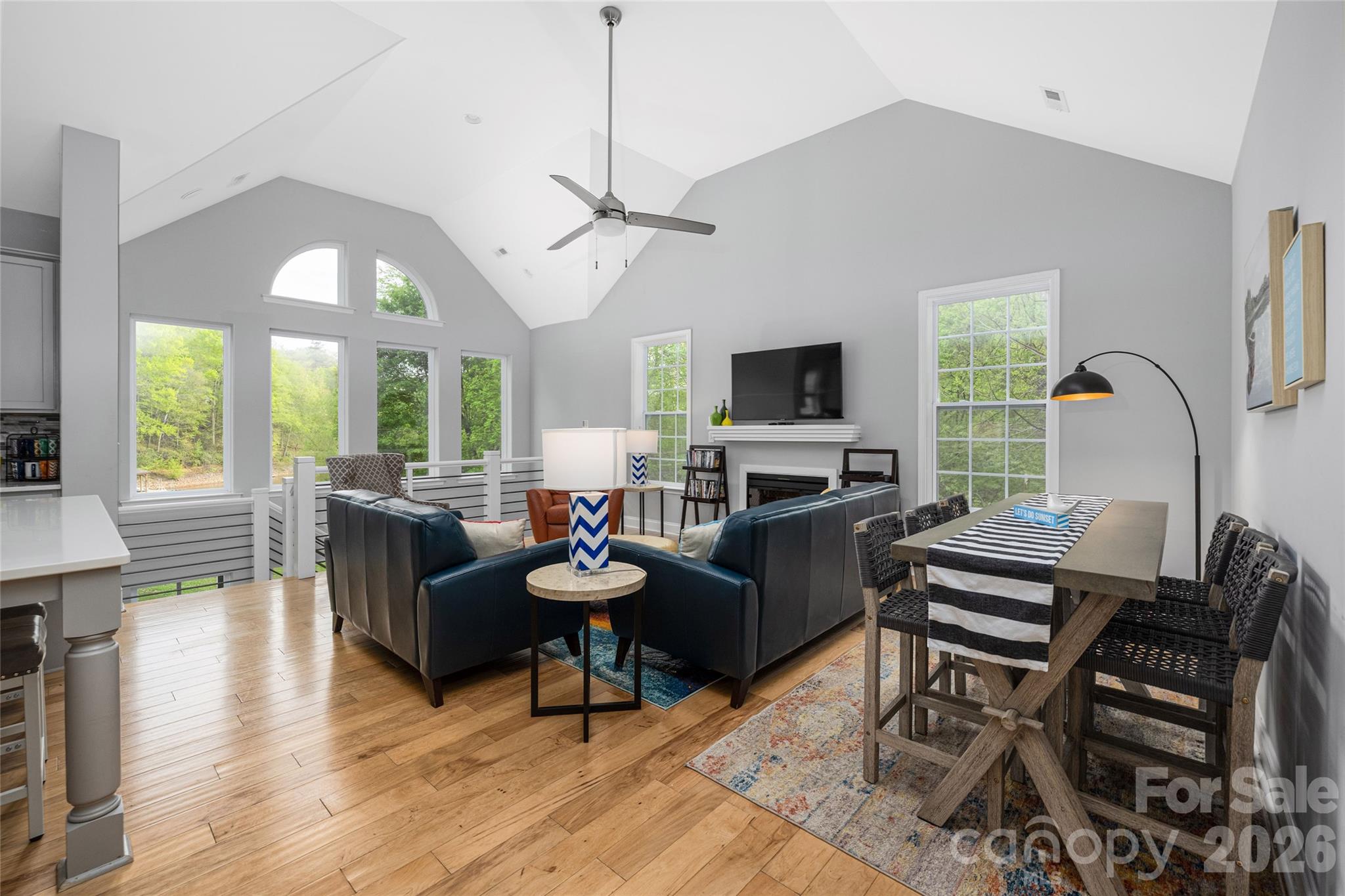 1325 Lytton Lane Property Photo 4