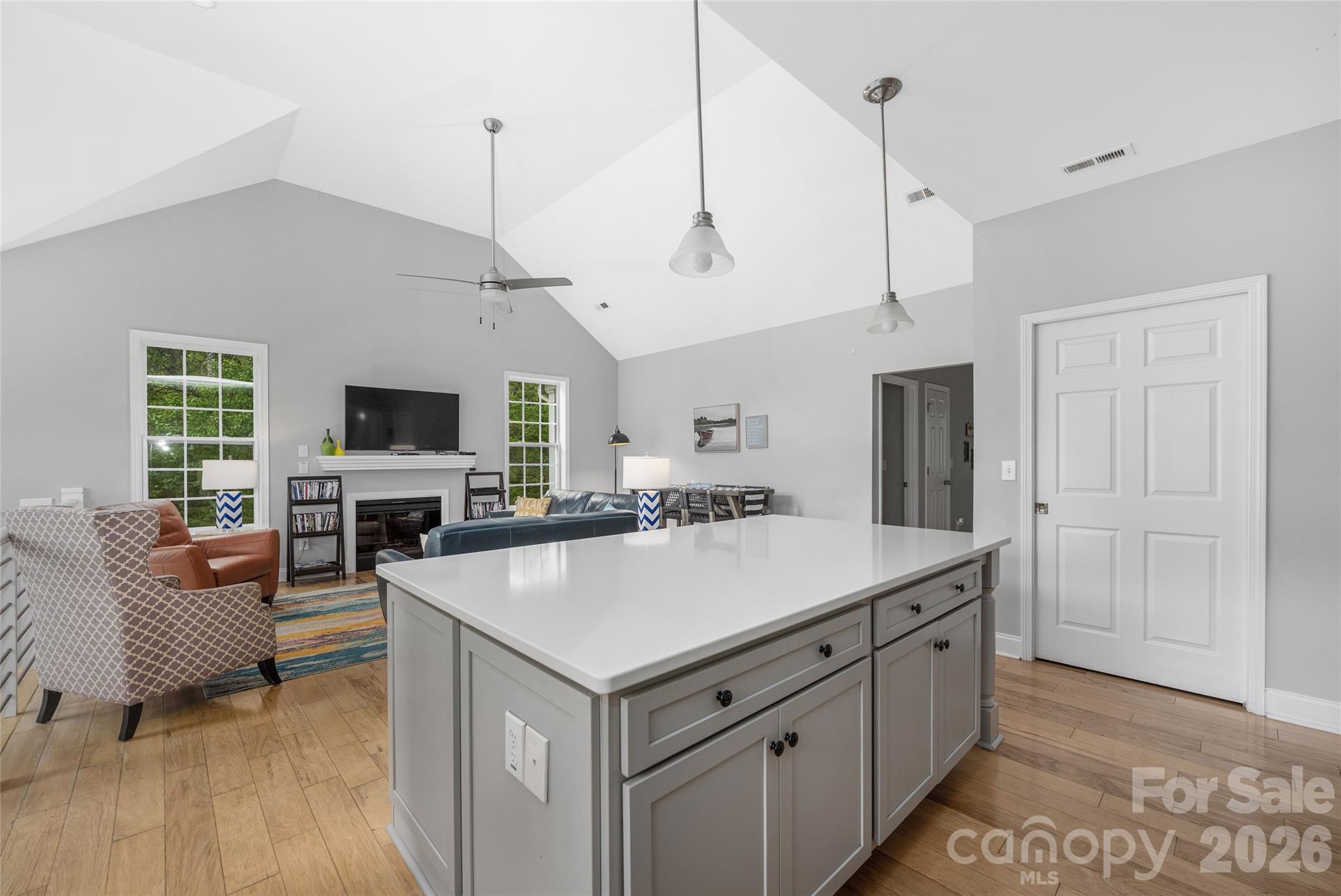 1325 Lytton Lane Property Photo 8
