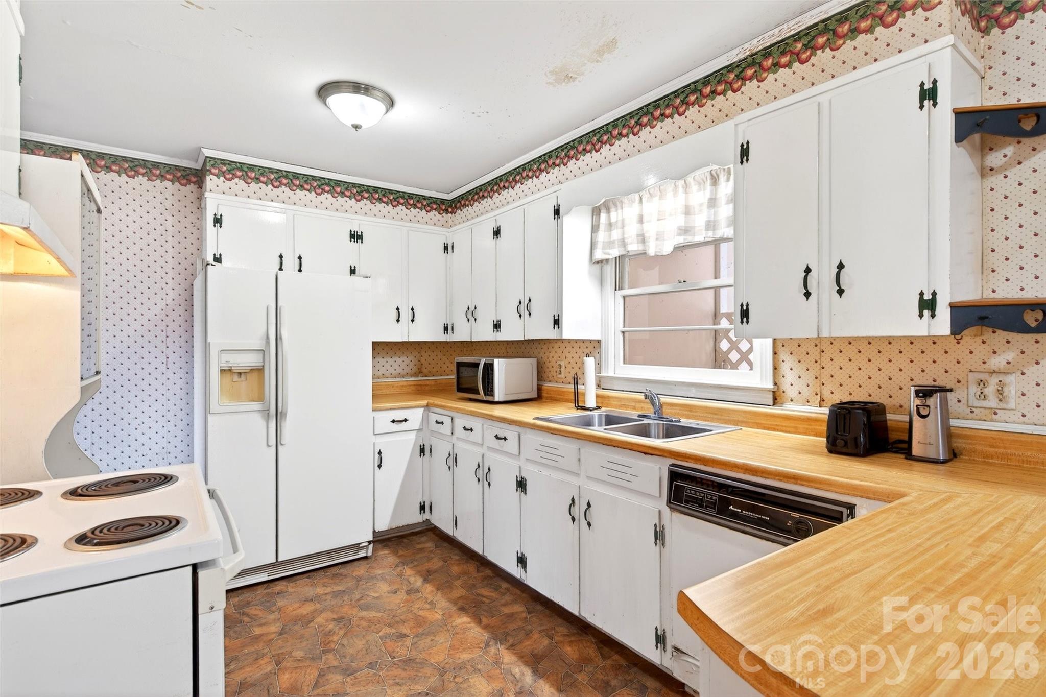 106 Chapel Street Property Photo 4