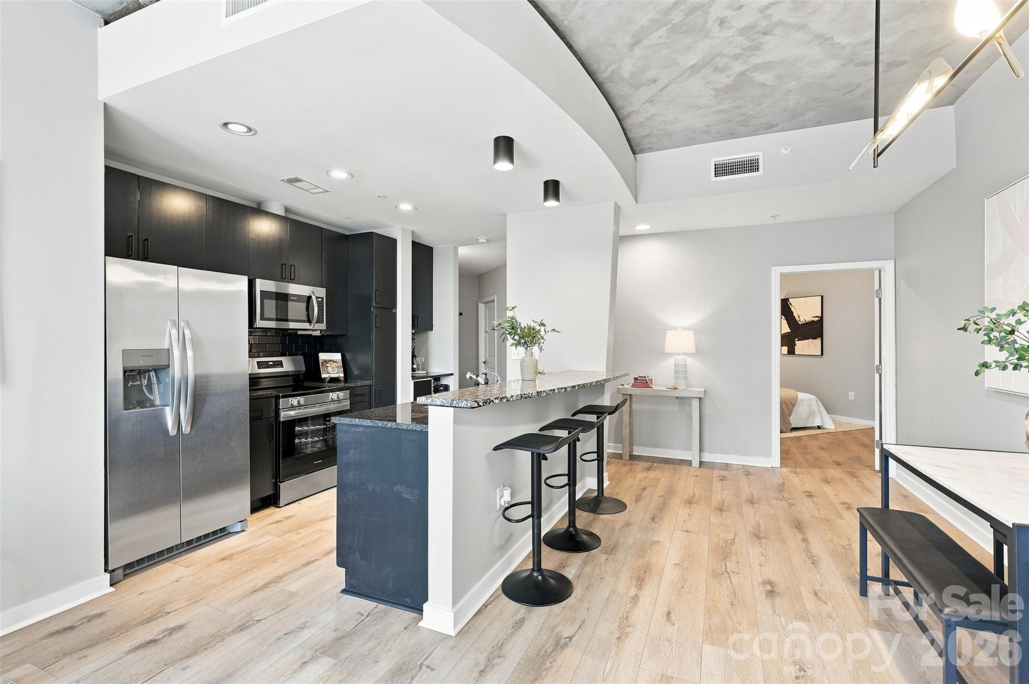 210 N Church Street 1807 Property Photo 9