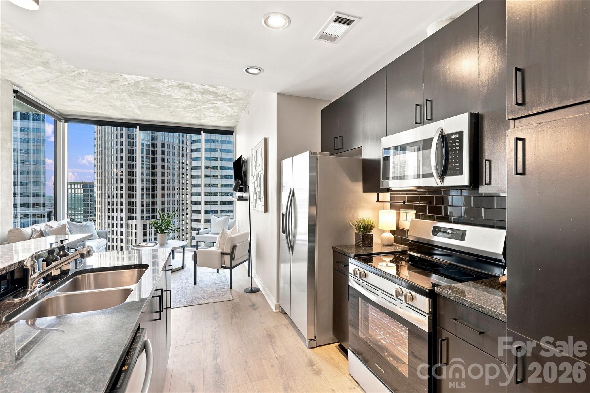 210 N Church Street 1807 Property Photo 12