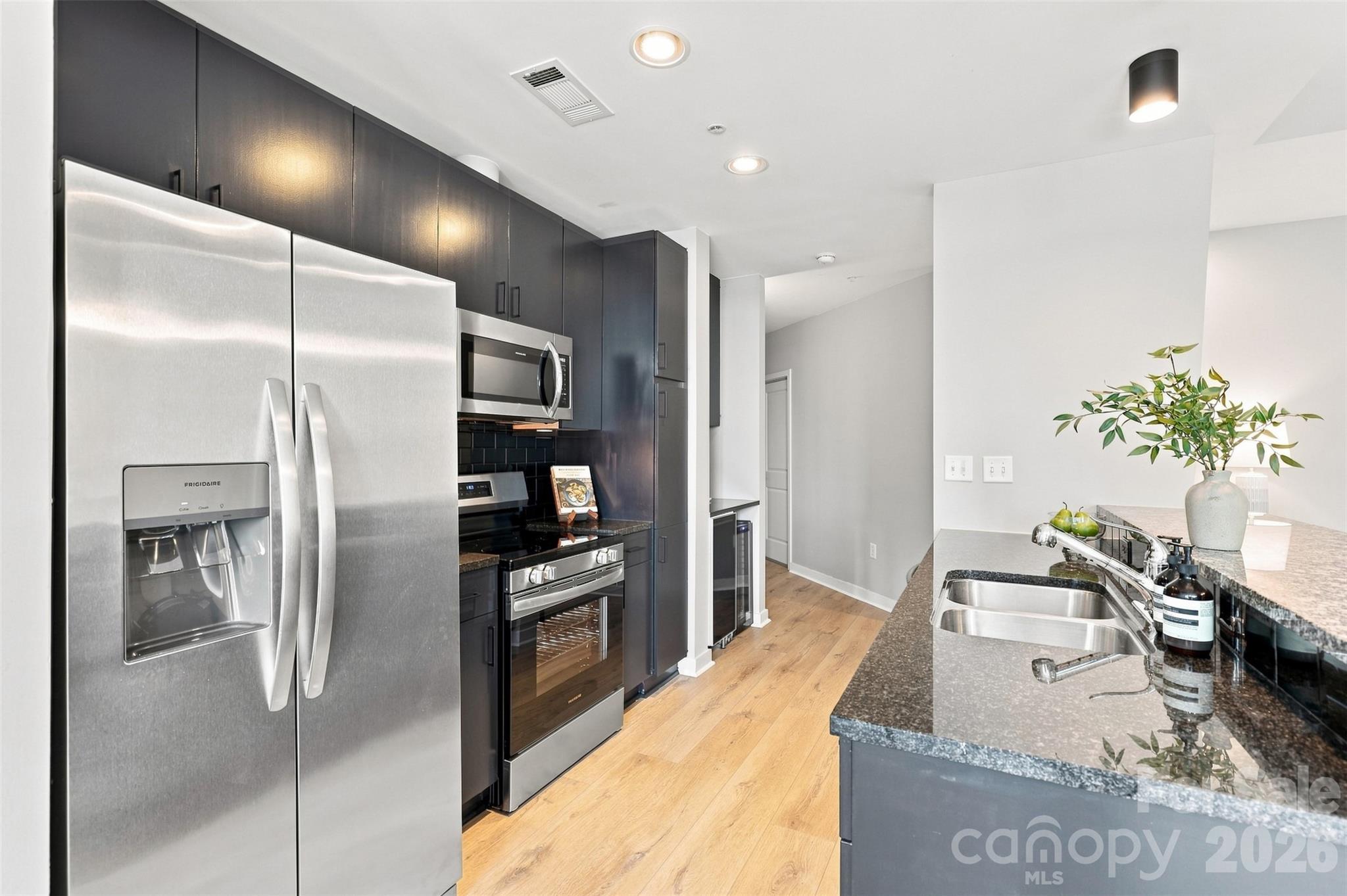 210 N Church Street 1807 Property Photo 13