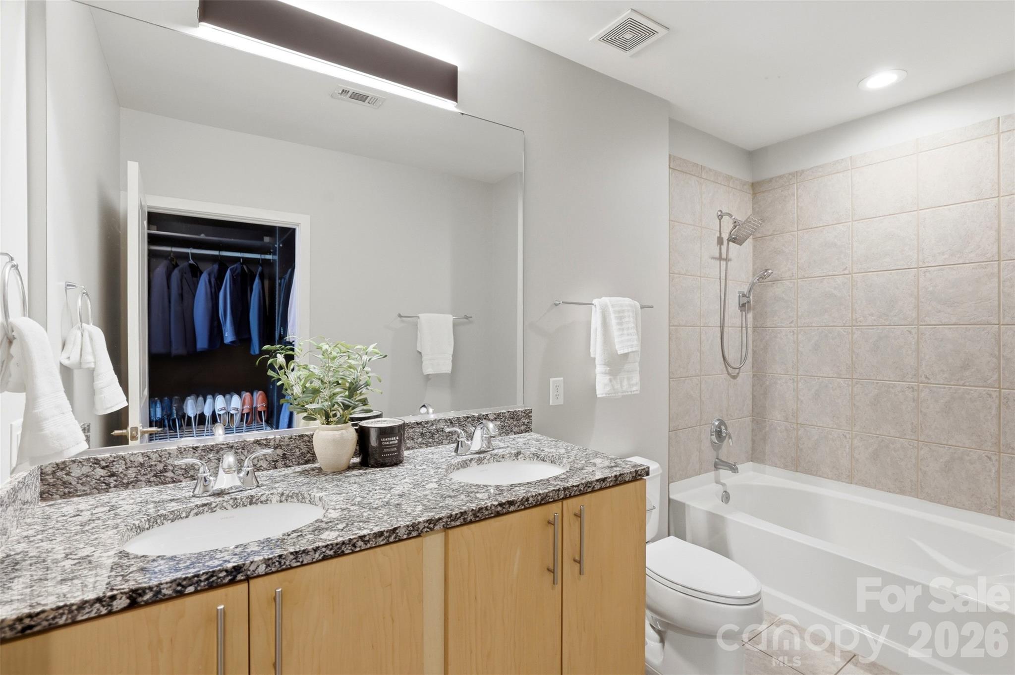 210 N Church Street 1807 Property Photo 17