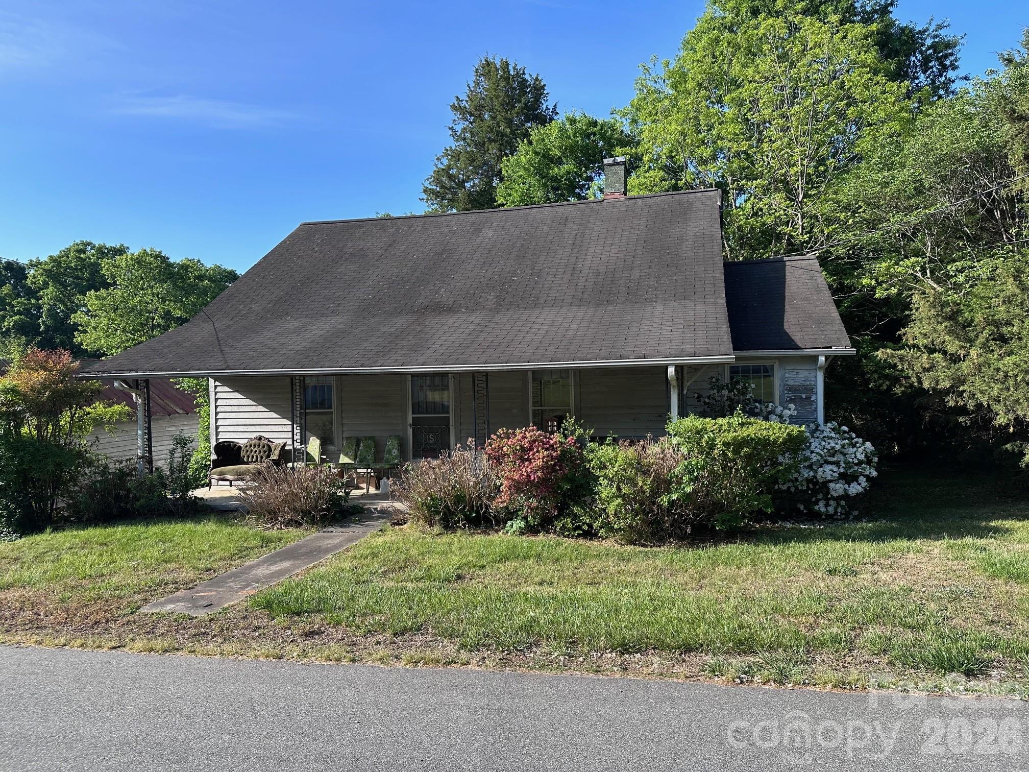 138 Hemlock Street Property Photo 1