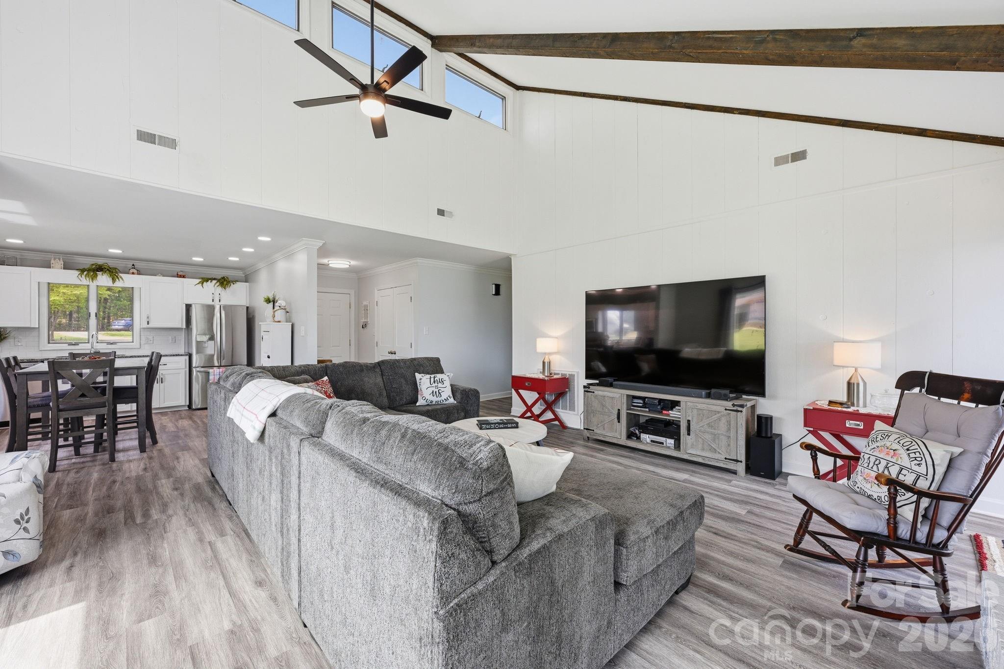 8029 Lucky Creek Lane Property Photo 16