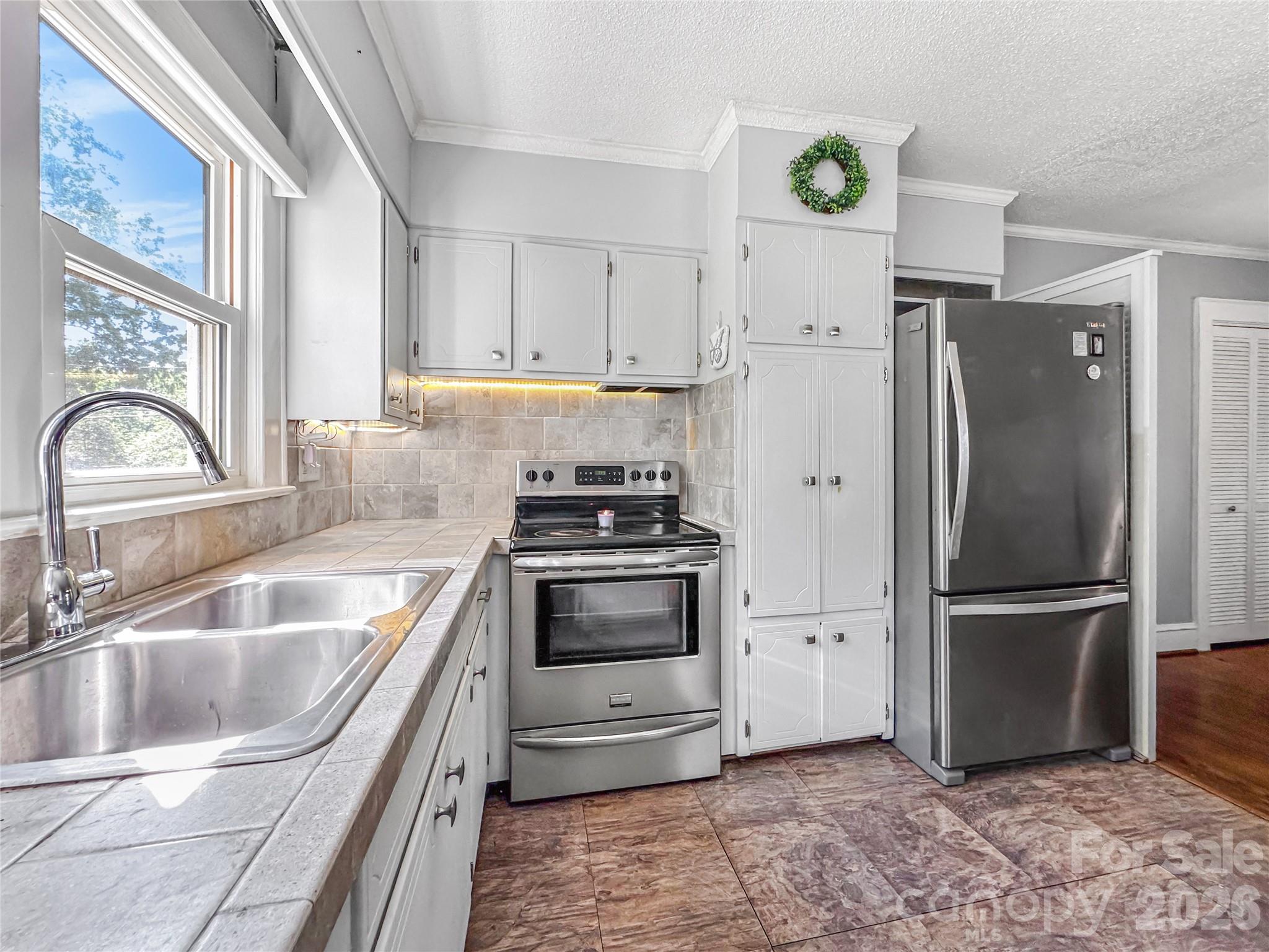 516 Margaret Drive Property Photo 12