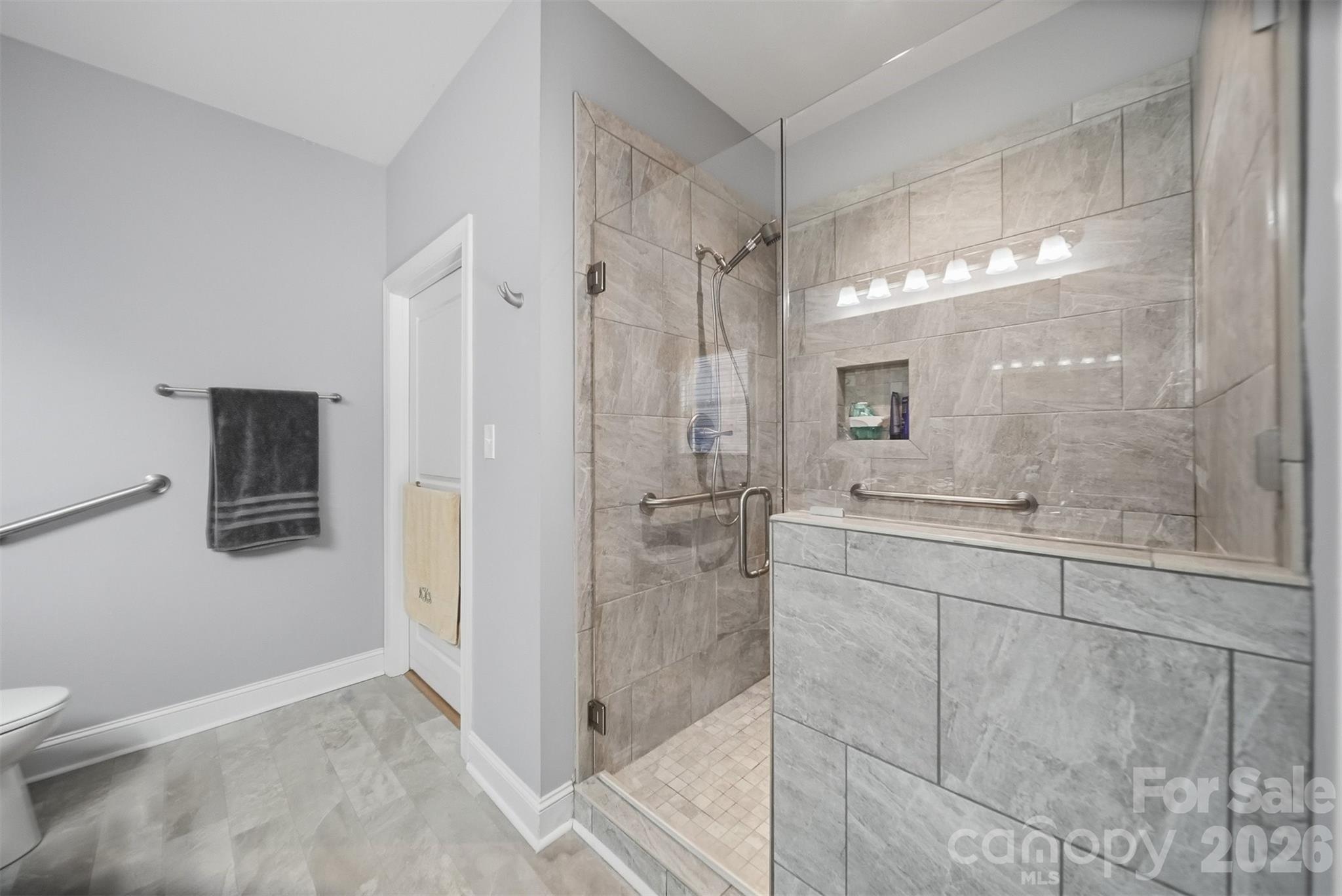 453 Pepperstone Drive Property Photo 29