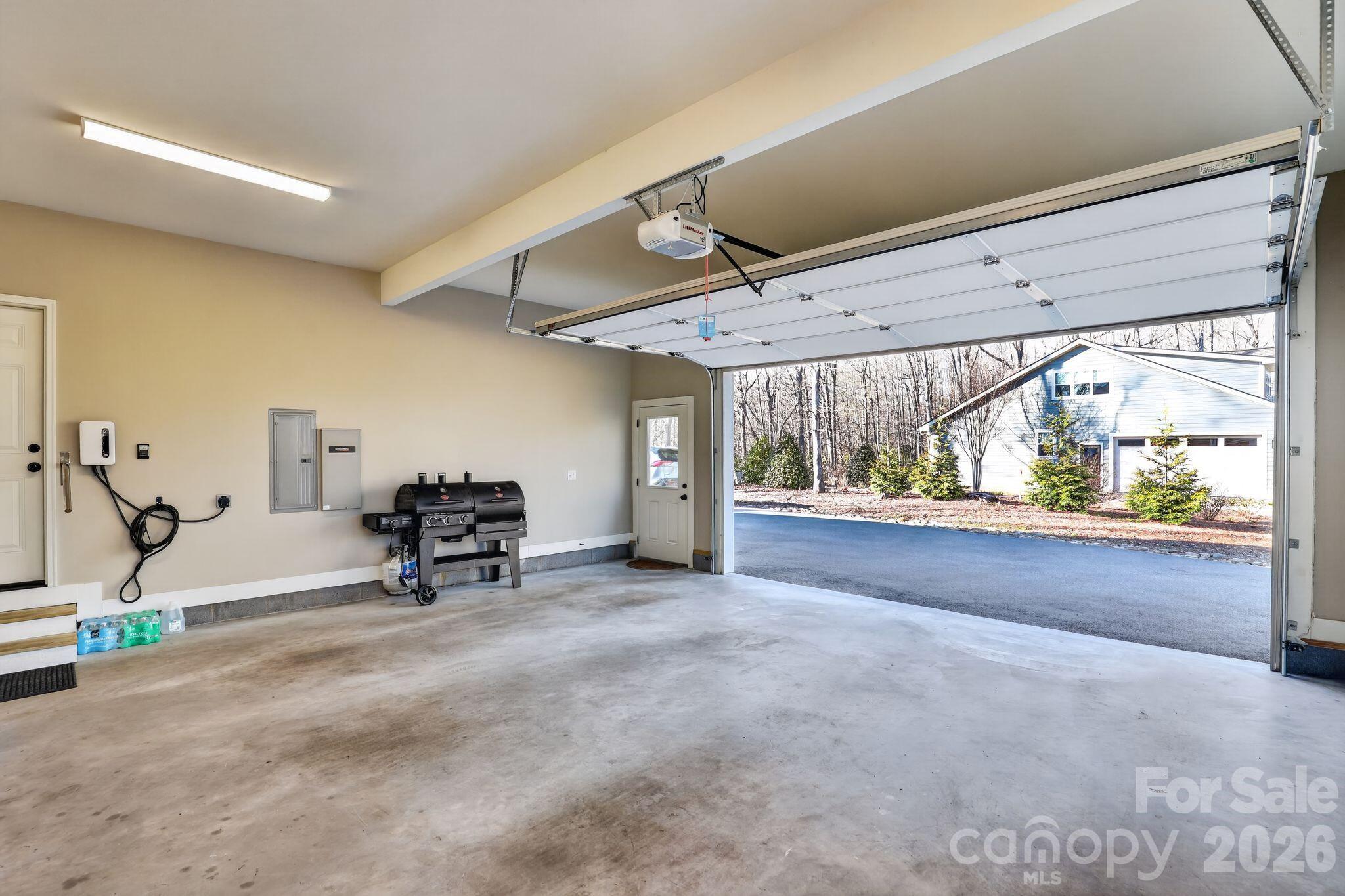 3757 Laurel Park Highway Property Photo 11