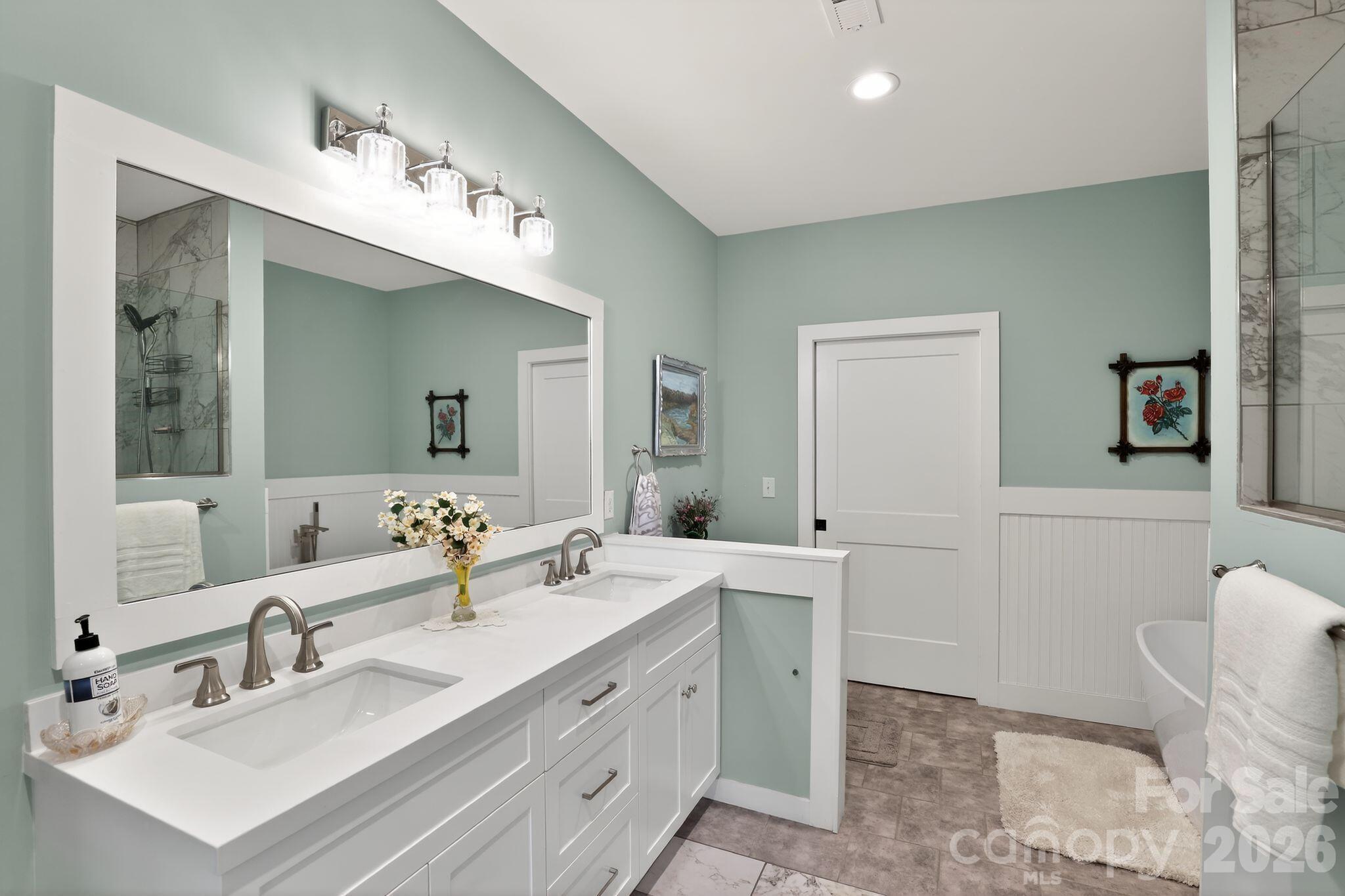 3757 Laurel Park Highway Property Photo 35