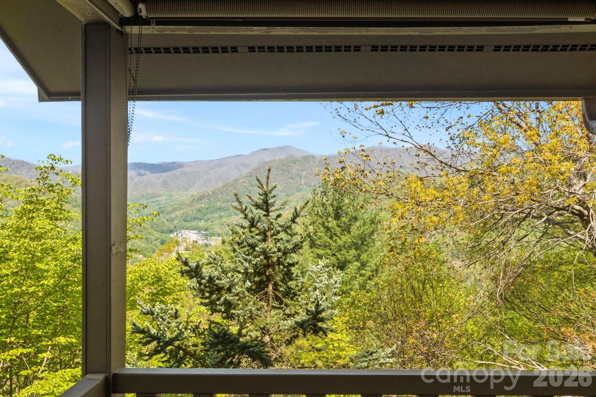 821 Summit Drive Property Photo 27