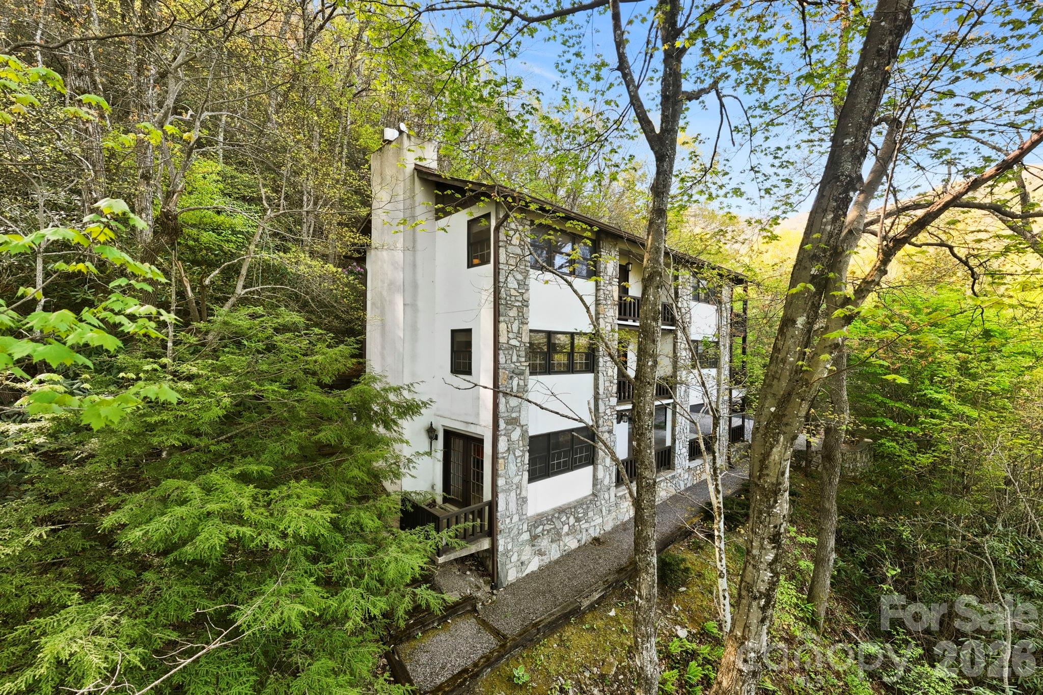 821 Summit Drive Property Photo 36