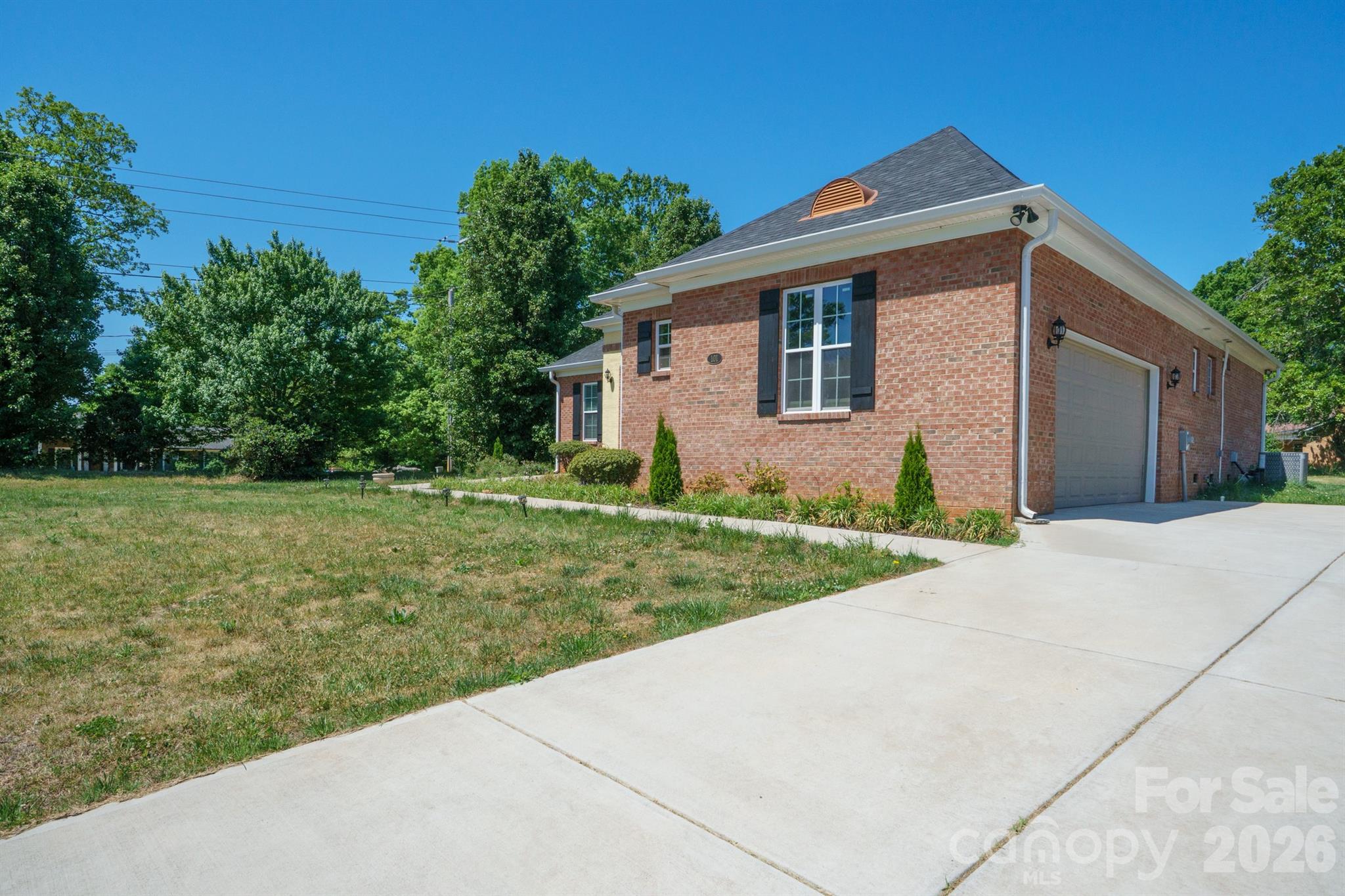 101 Long Meadows Drive Property Photo 2