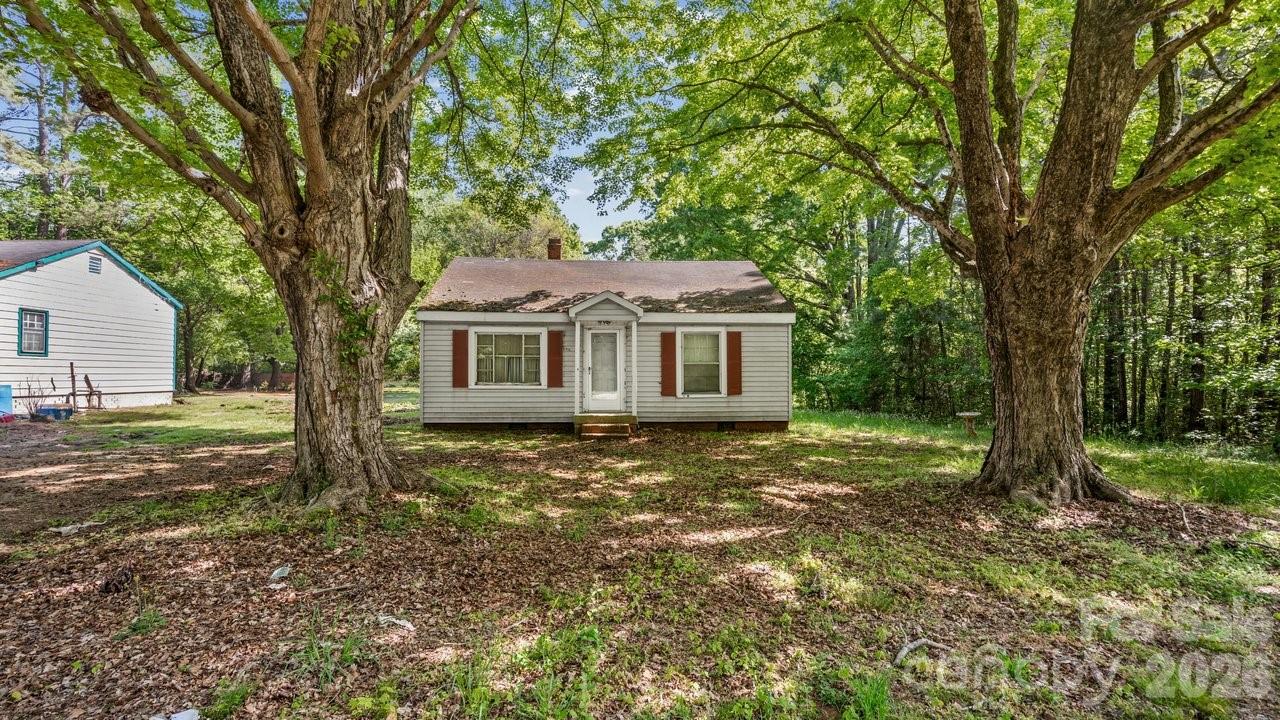 515 E Torbush Drive Property Photo 3