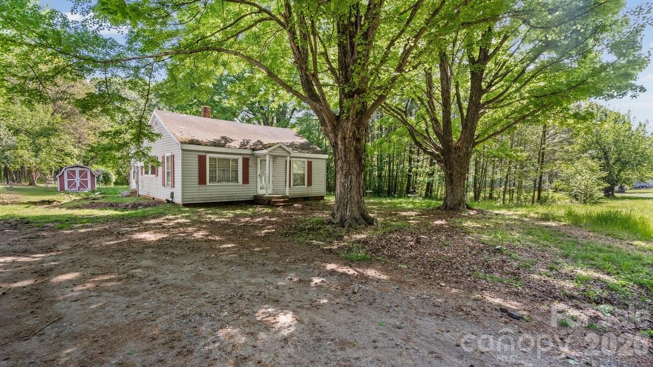 515 E Torbush Drive Property Photo 4