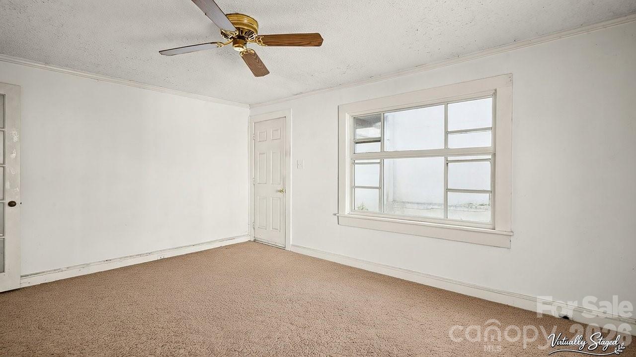 515 E Torbush Drive Property Photo 6