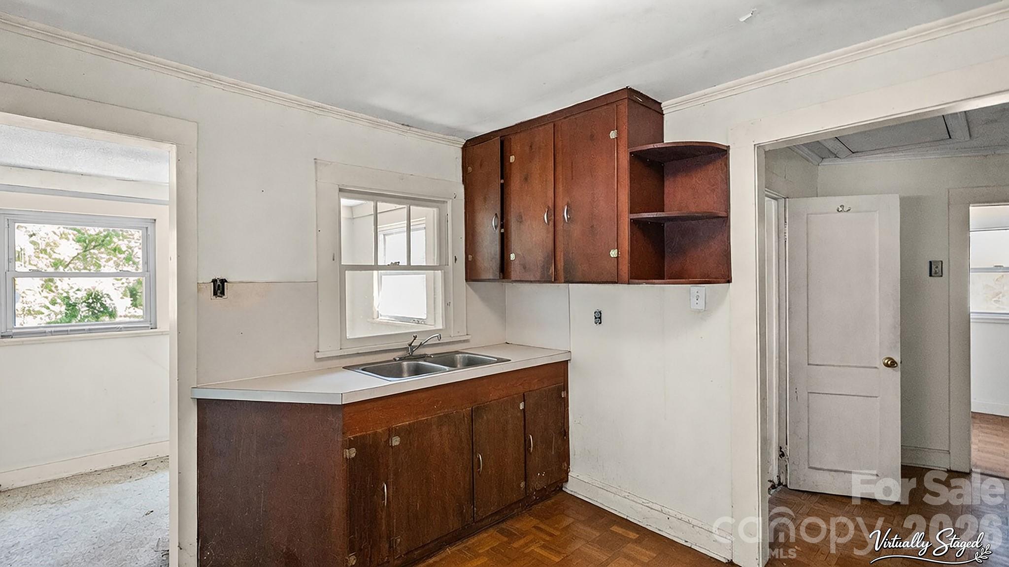 515 E Torbush Drive Property Photo 9