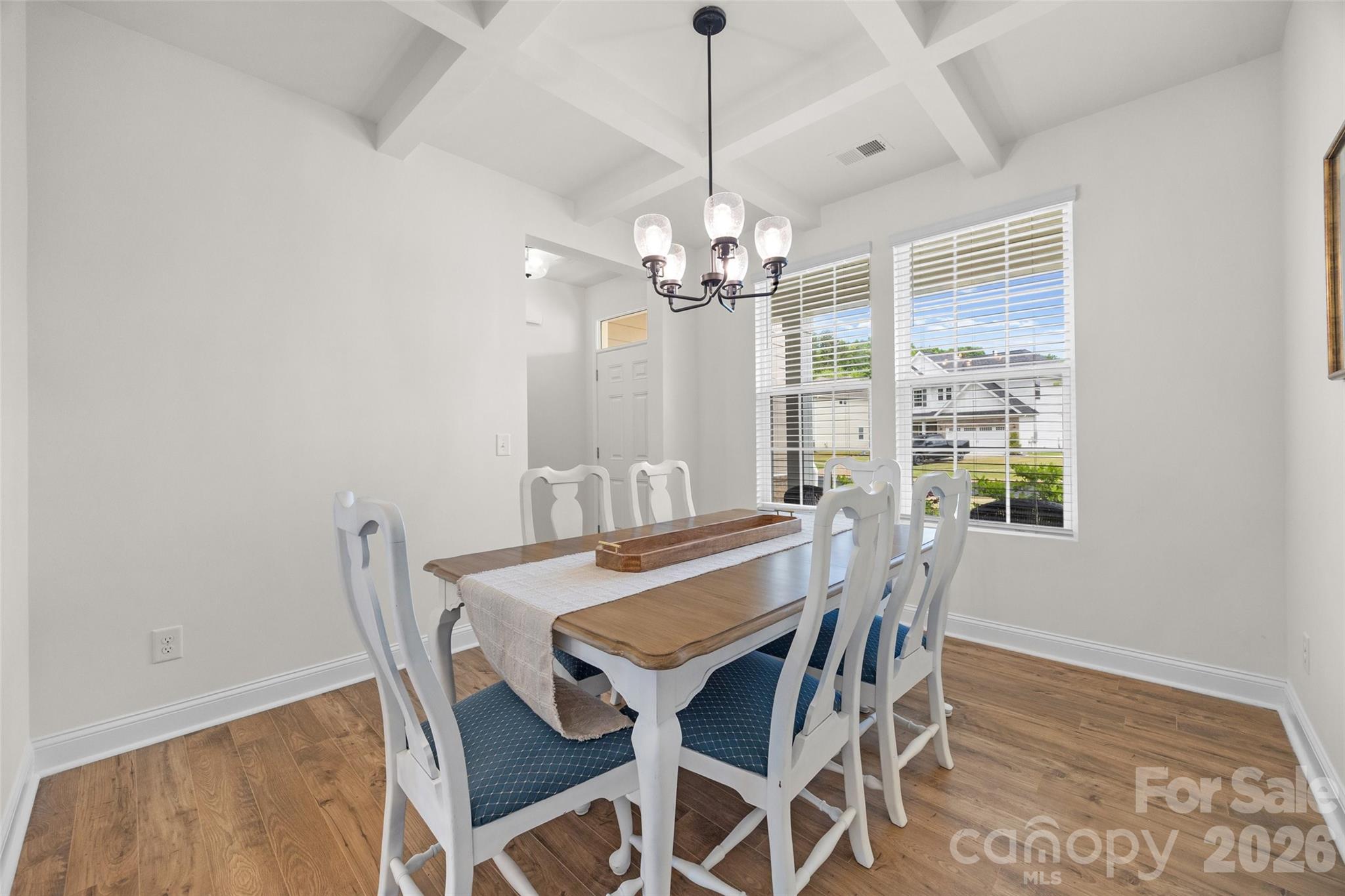 1521 Black Walnut Street Property Photo 6