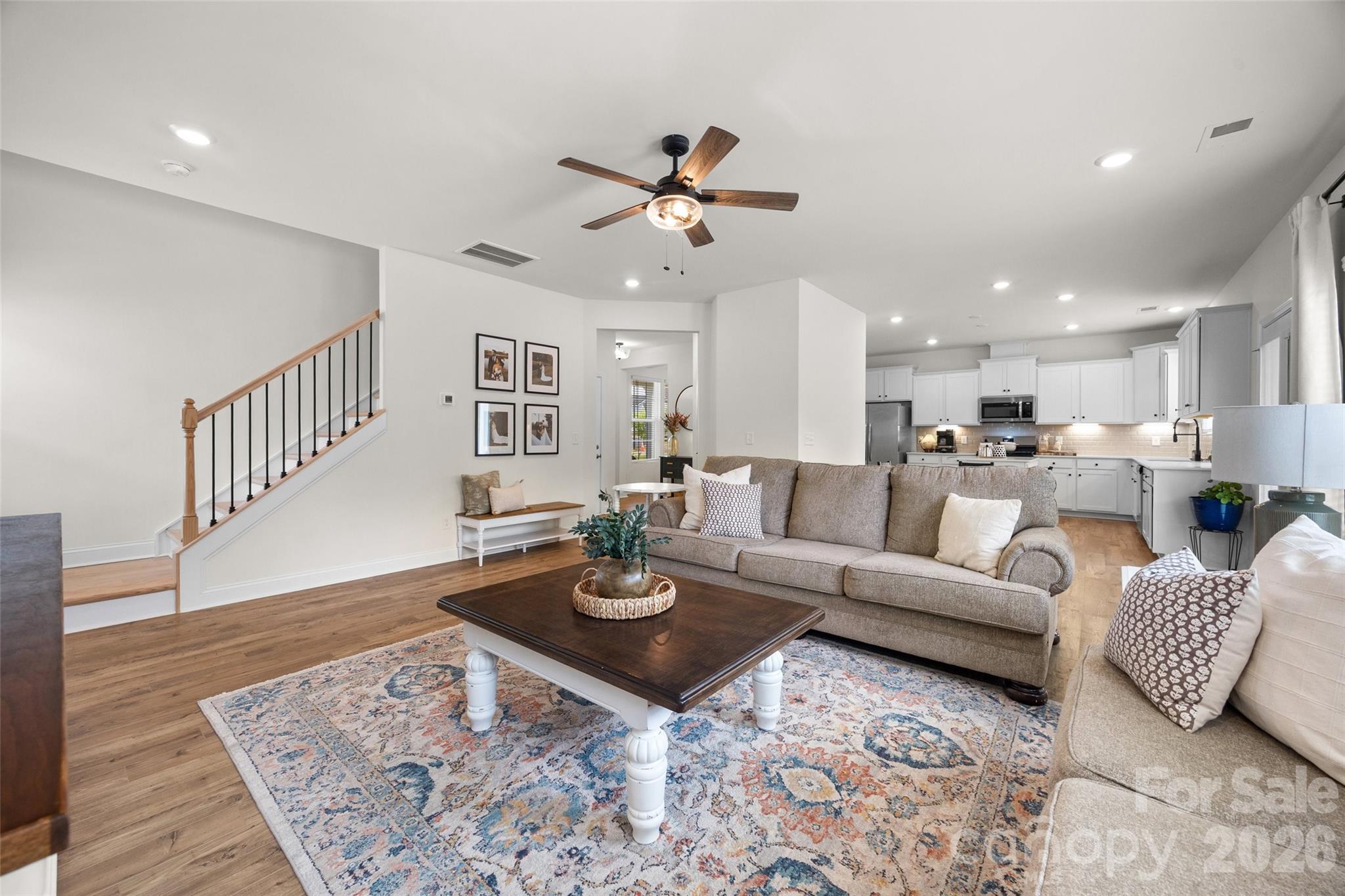 1521 Black Walnut Street Property Photo 9
