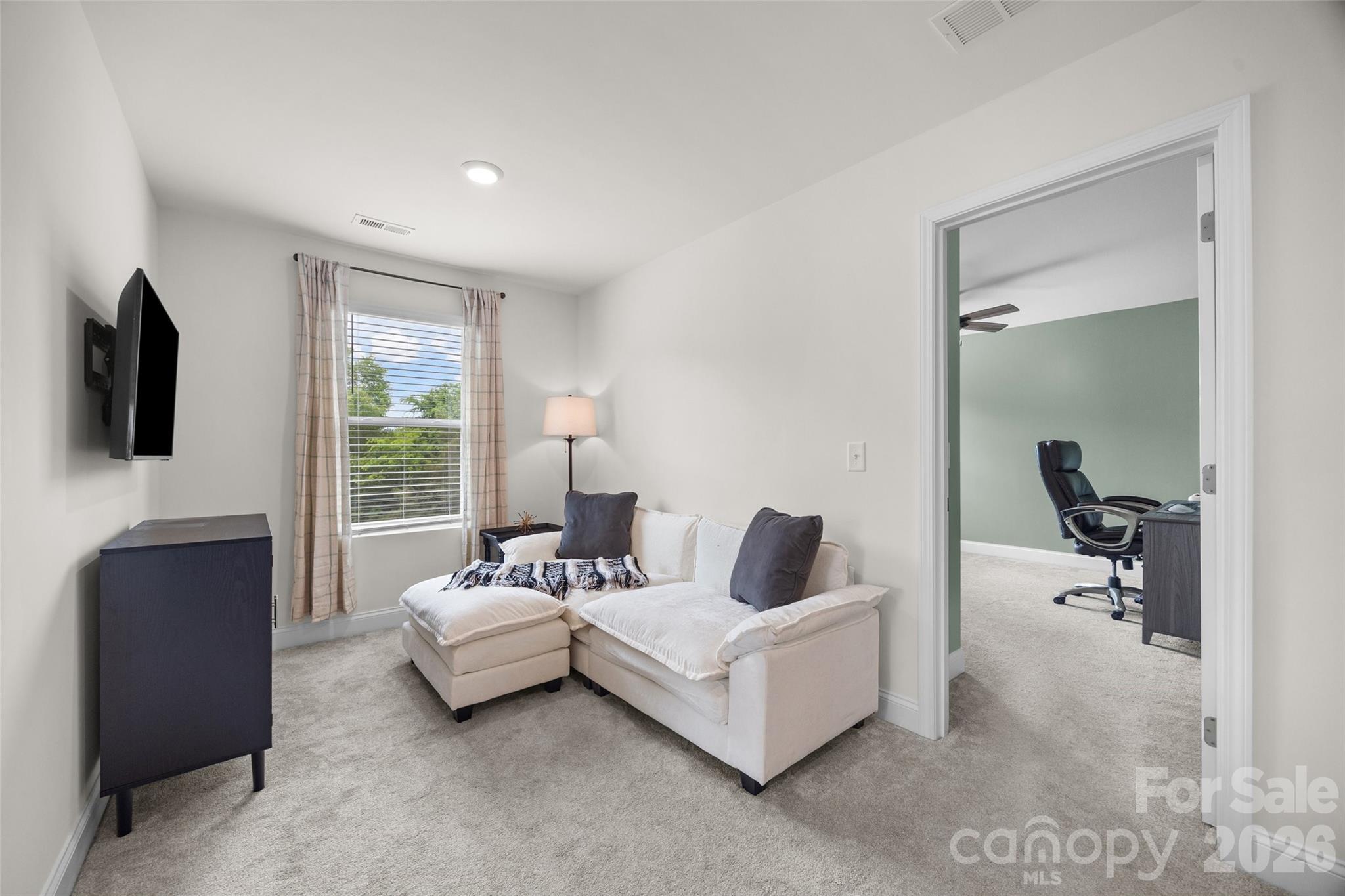 1521 Black Walnut Street Property Photo 10