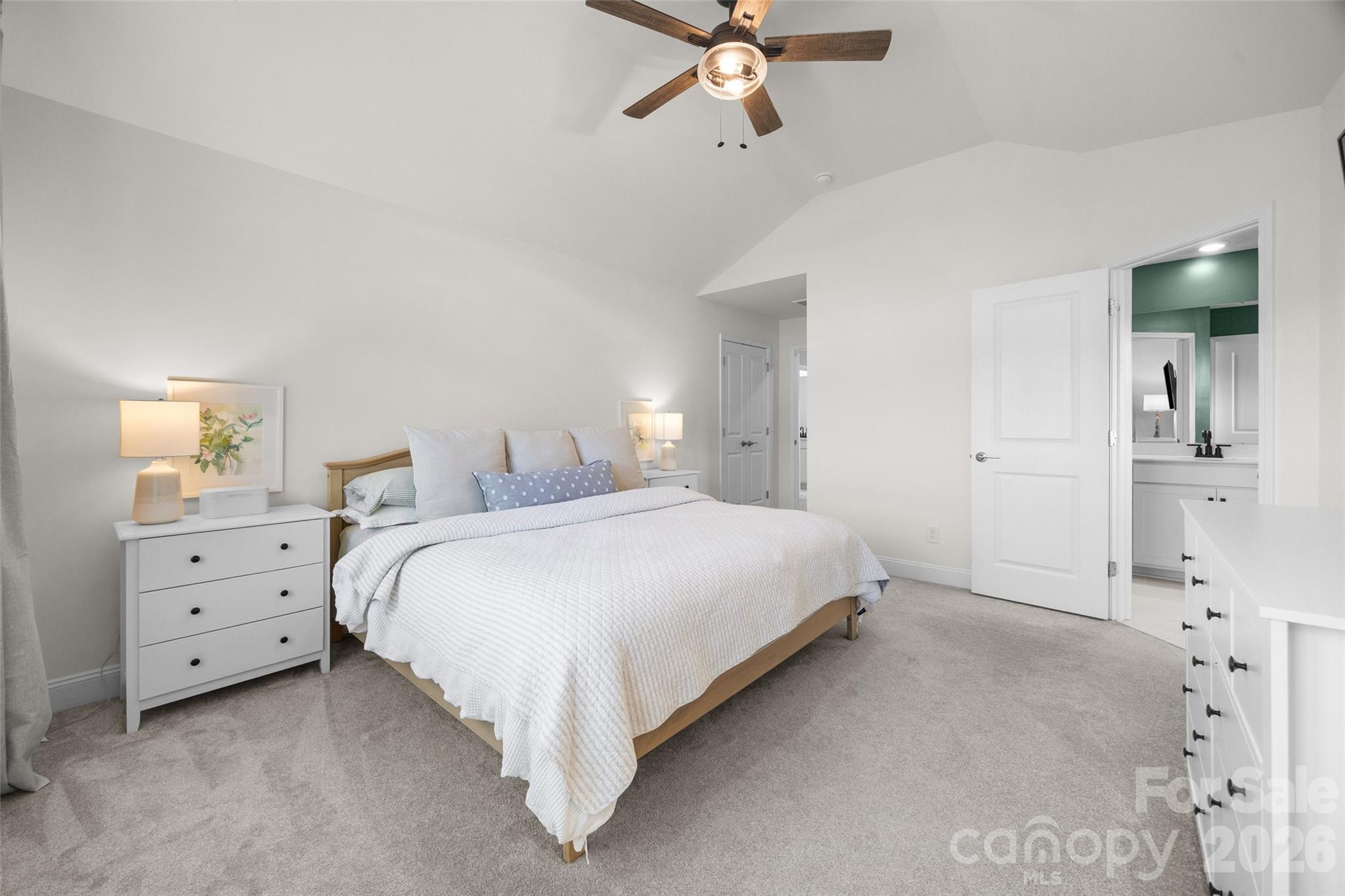 1521 Black Walnut Street Property Photo 11