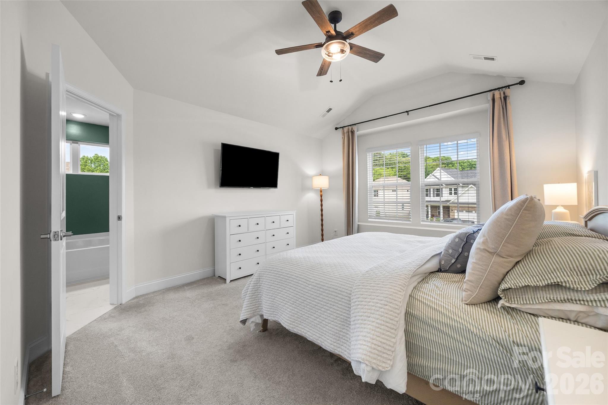 1521 Black Walnut Street Property Photo 12