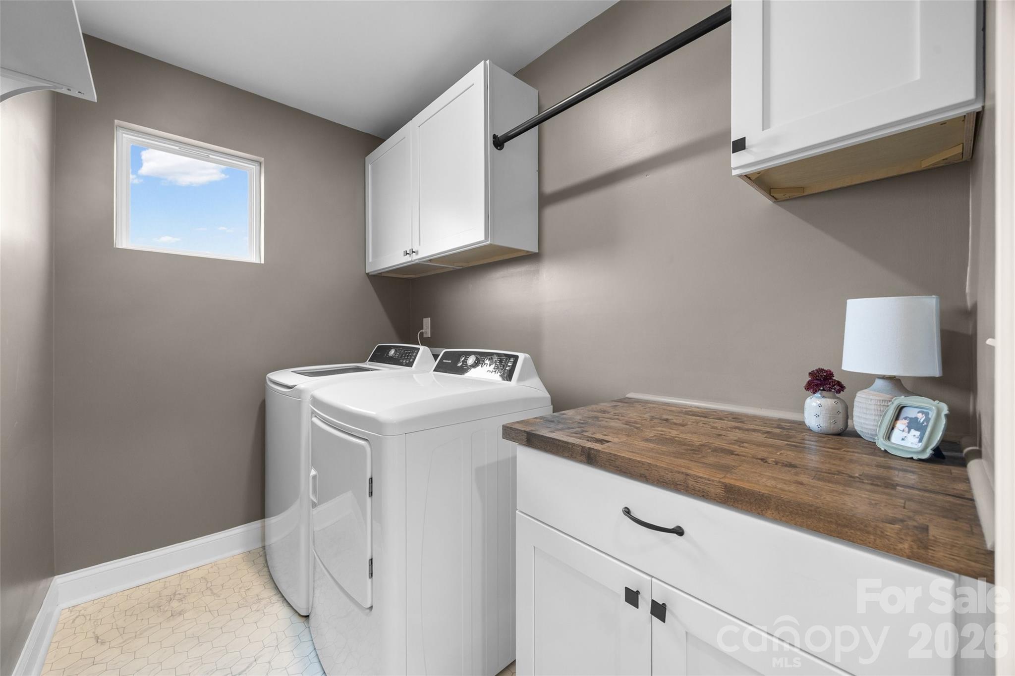 1521 Black Walnut Street Property Photo 13