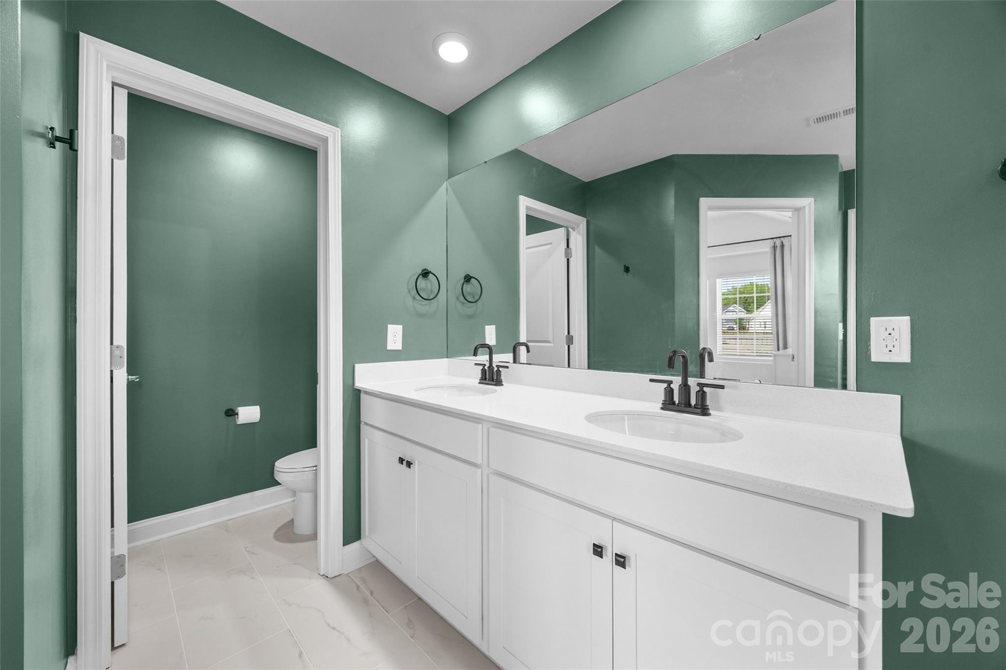 1521 Black Walnut Street Property Photo 14