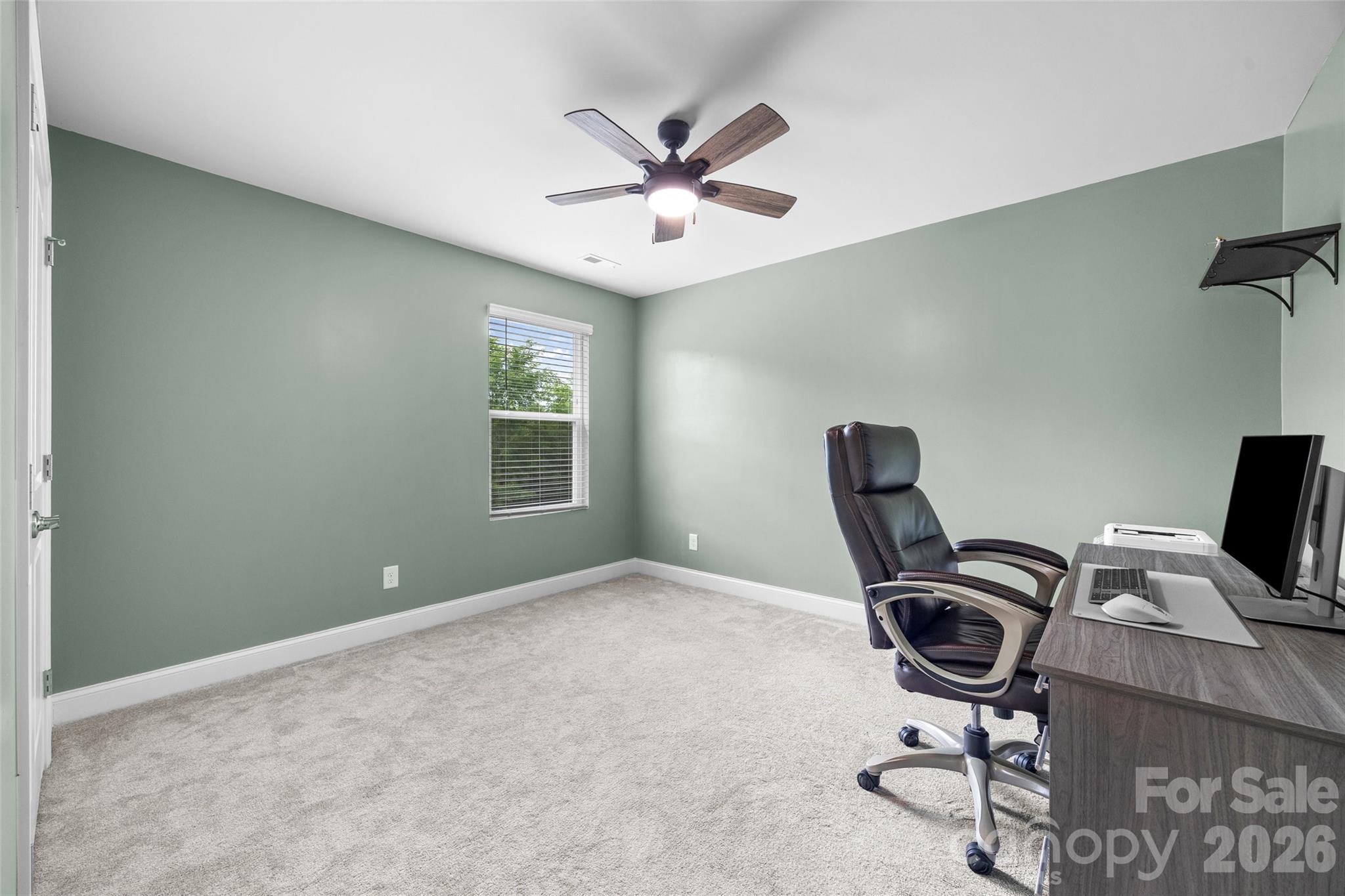 1521 Black Walnut Street Property Photo 16