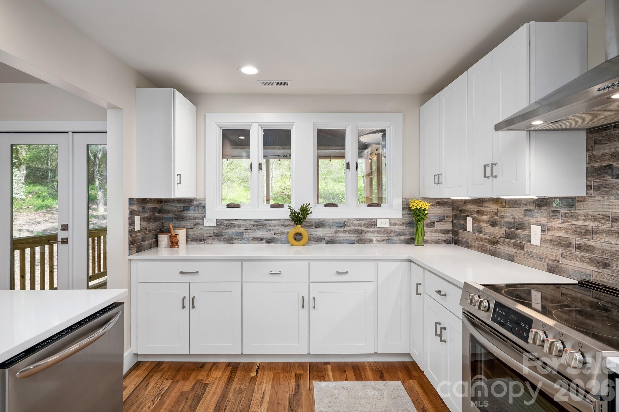 1048 Jenkins Valley Road Property Photo 7