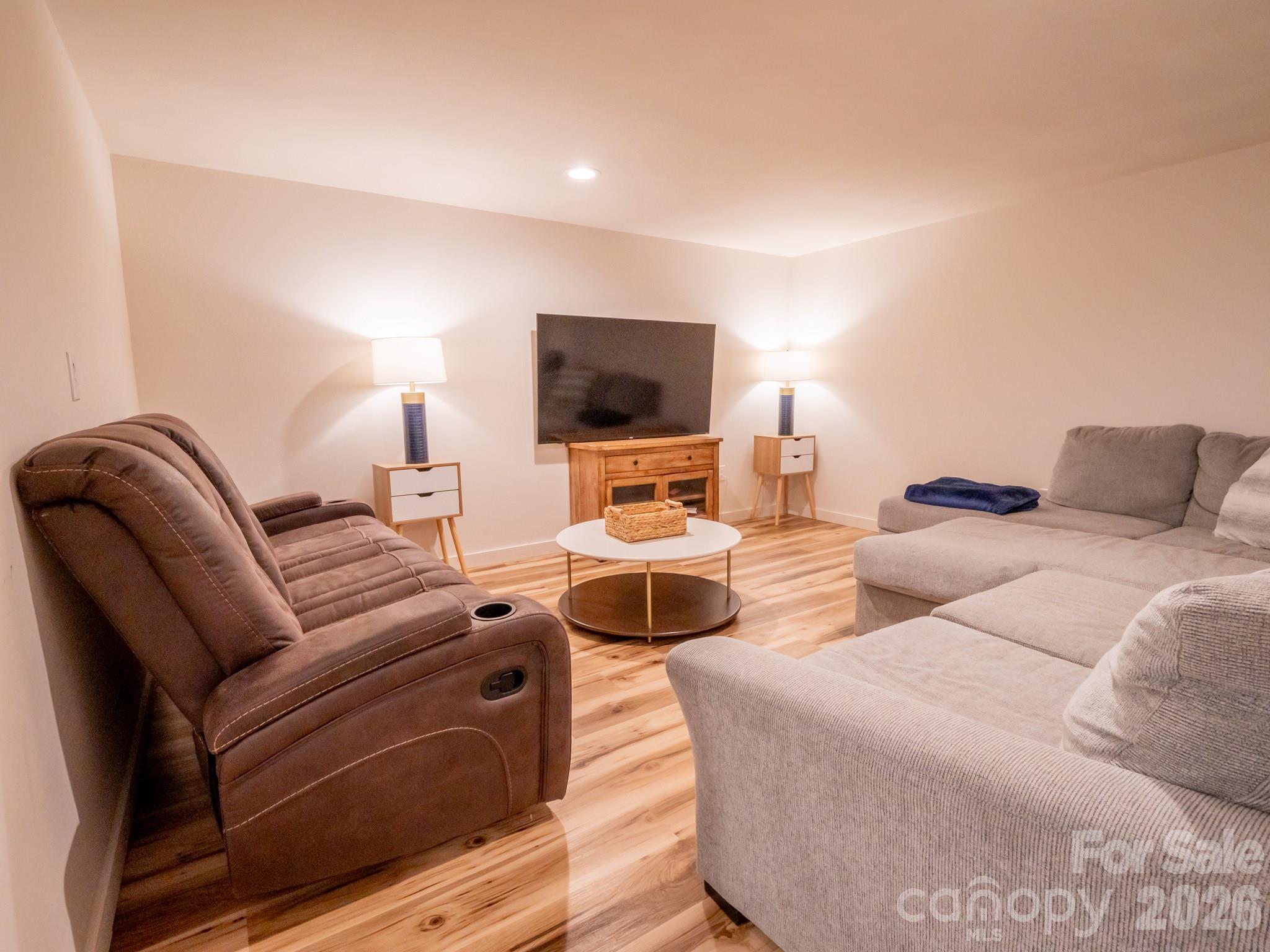 1048 Jenkins Valley Road Property Photo 21