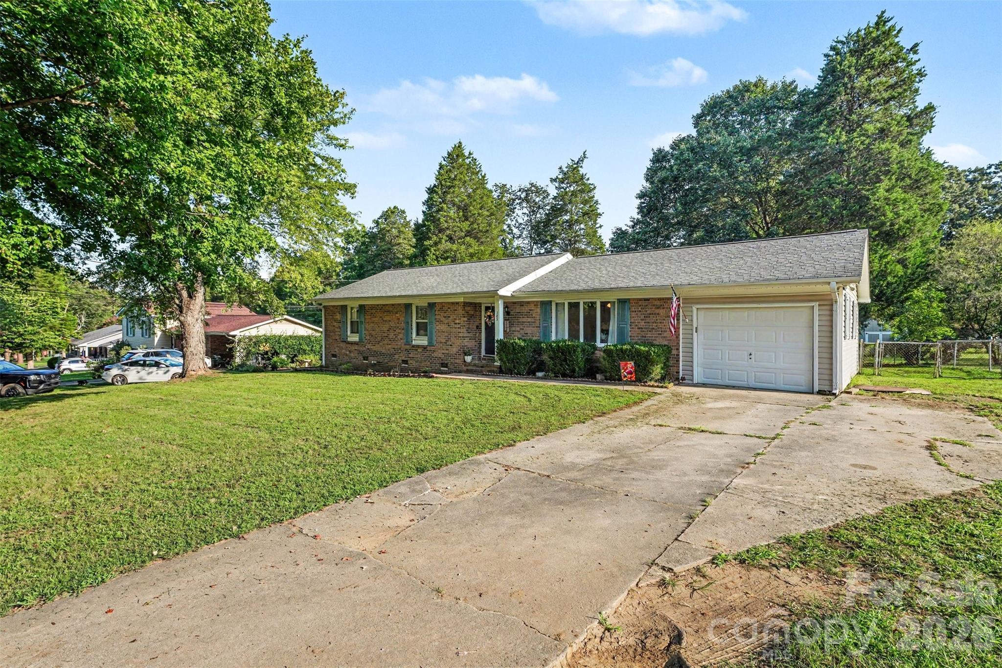 105 Stoneybrook Road Property Photo 3