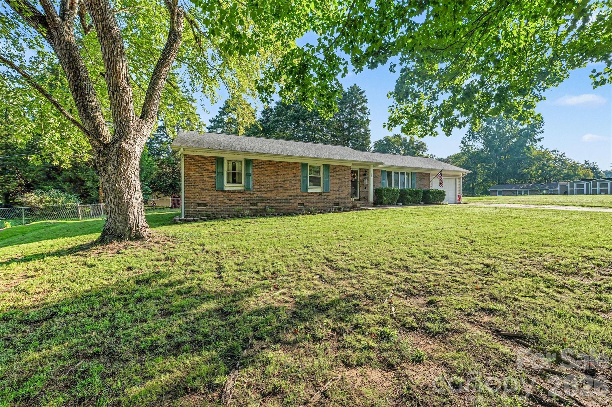 105 Stoneybrook Road Property Photo 4