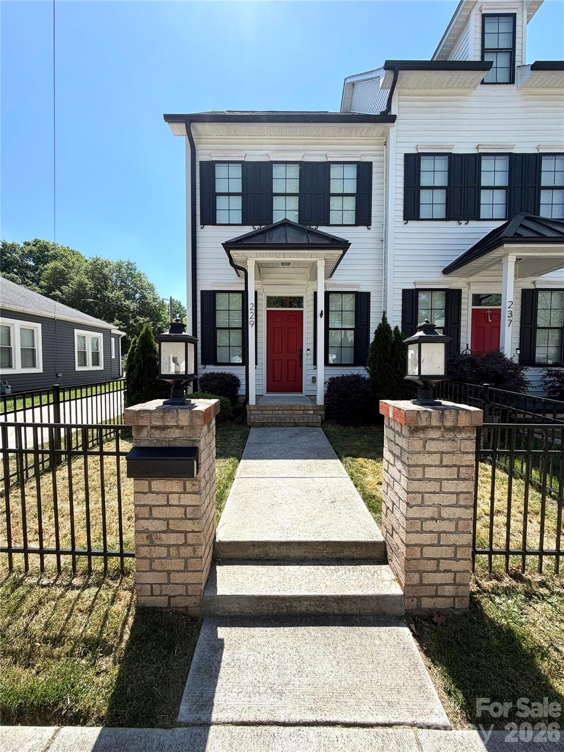 229 W G Street Property Photo 1