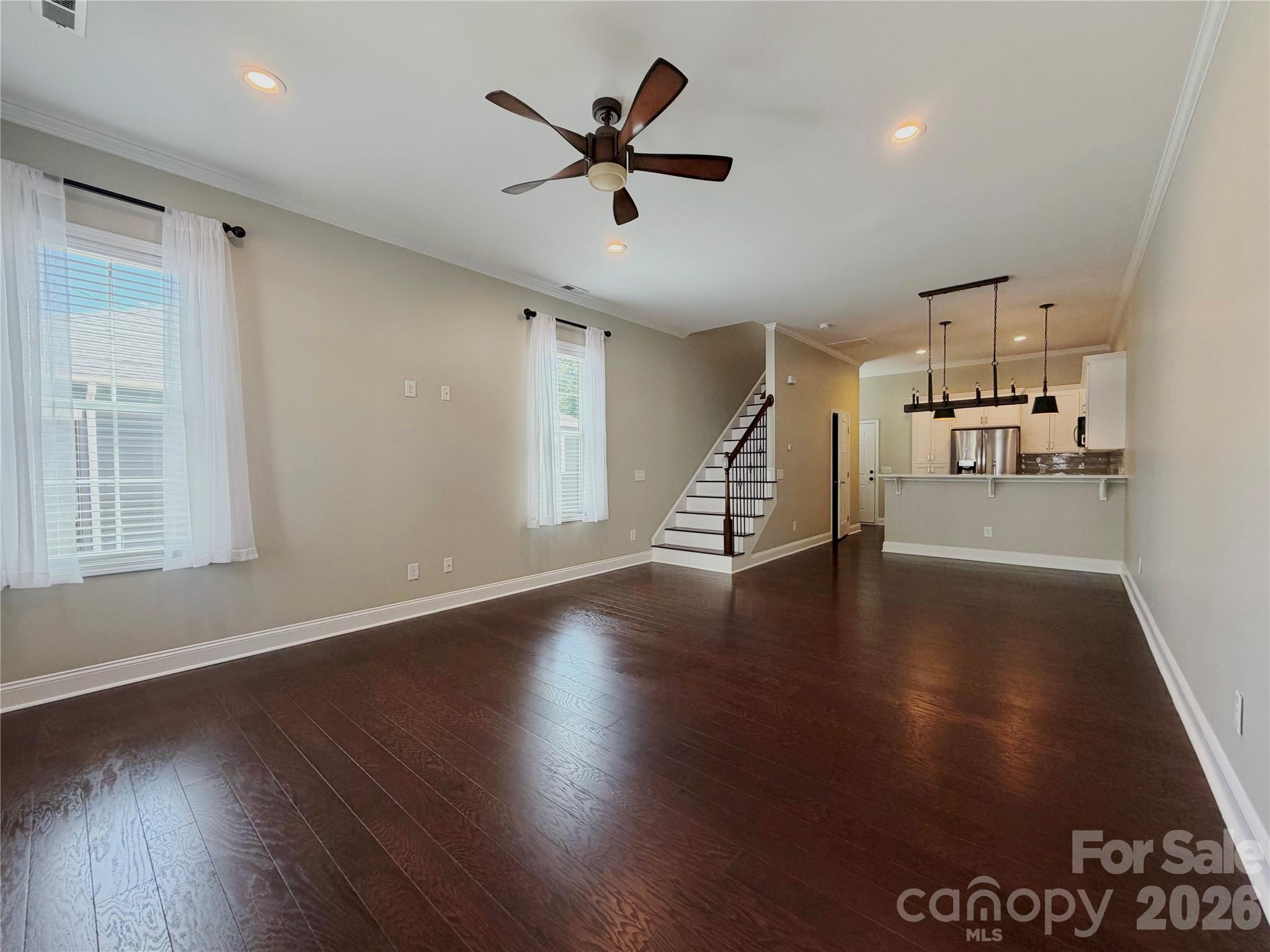 229 W G Street Property Photo 4