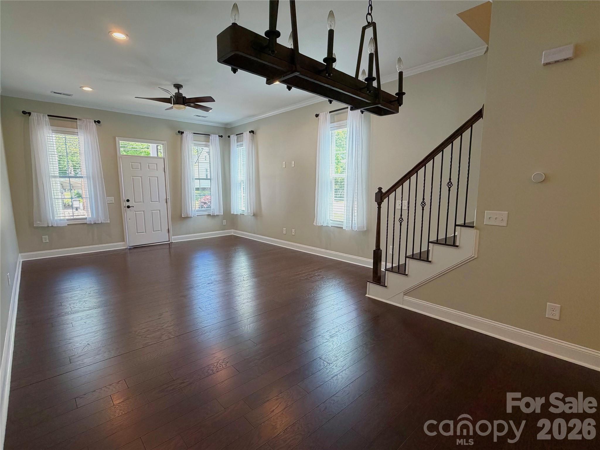 229 W G Street Property Photo 8