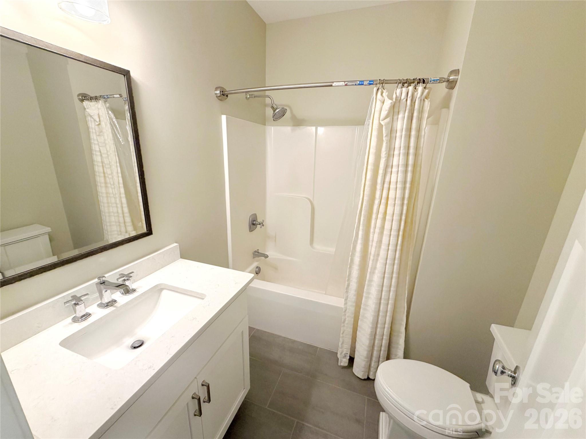 229 W G Street Property Photo 12