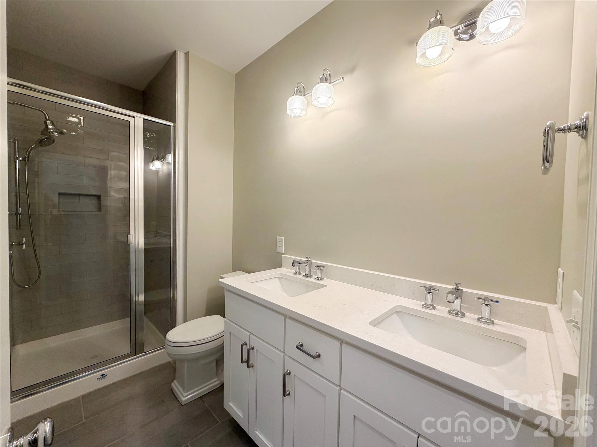 229 W G Street Property Photo 15